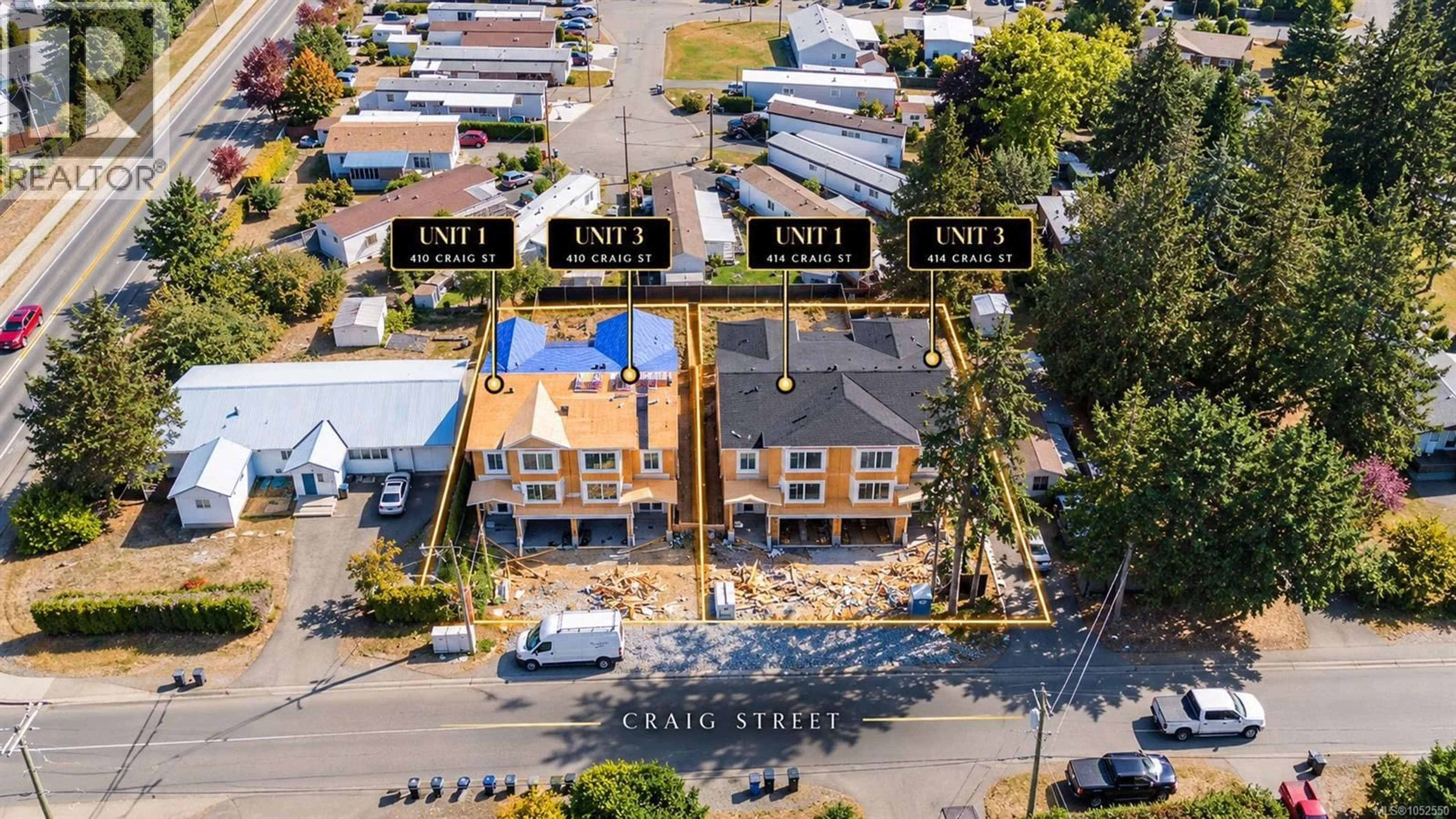 A pic from outside/outdoor area/front of a property/back of a property/a pic from drone, street for 3 - 414 CRAIG STREET, Parksville British Columbia V9P1L4