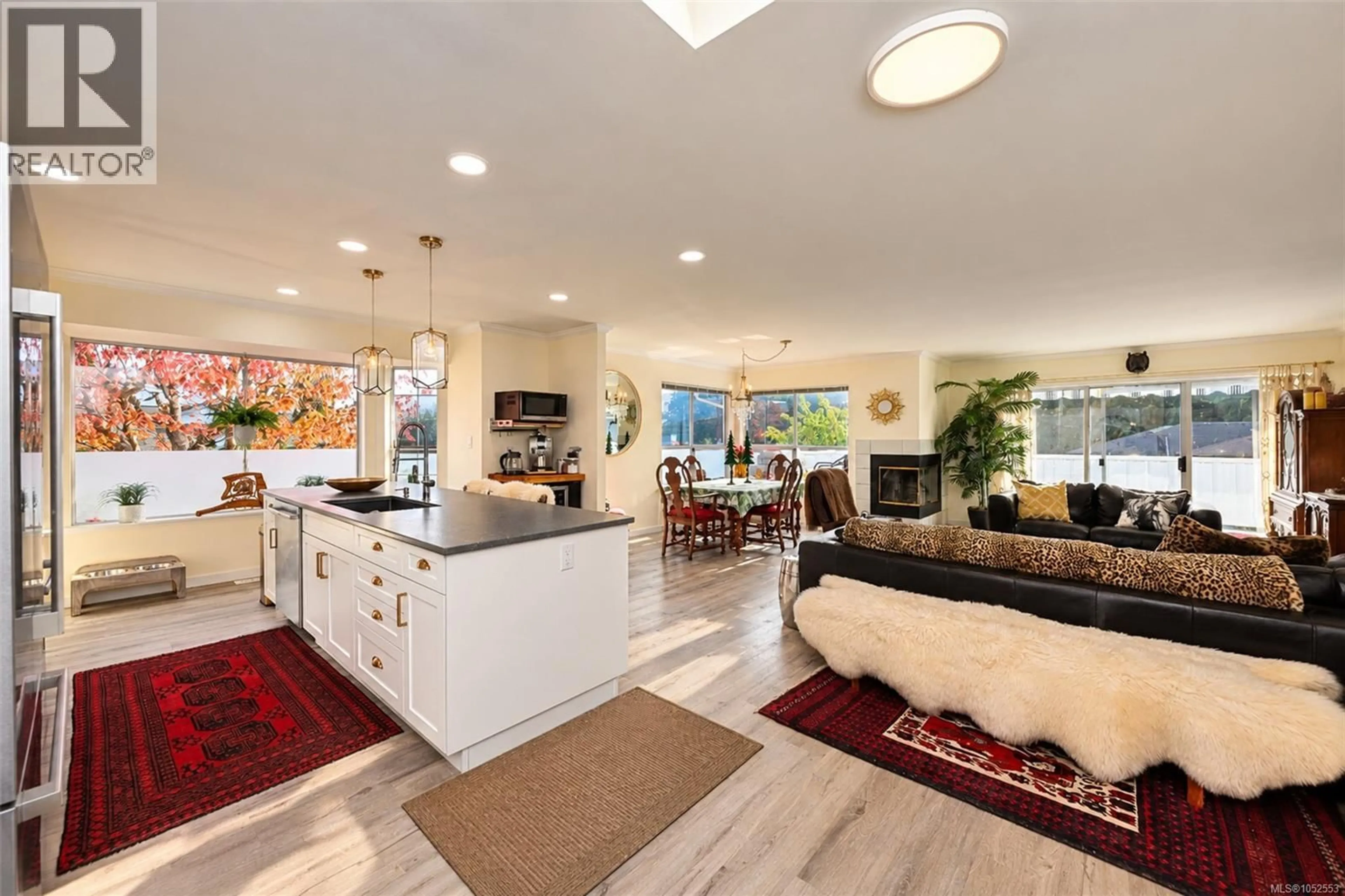 Open concept kitchen, ceramic/tile floor for 3601 ARBUTUS DRIVE NORTH, Cobble Hill British Columbia V8H0K8