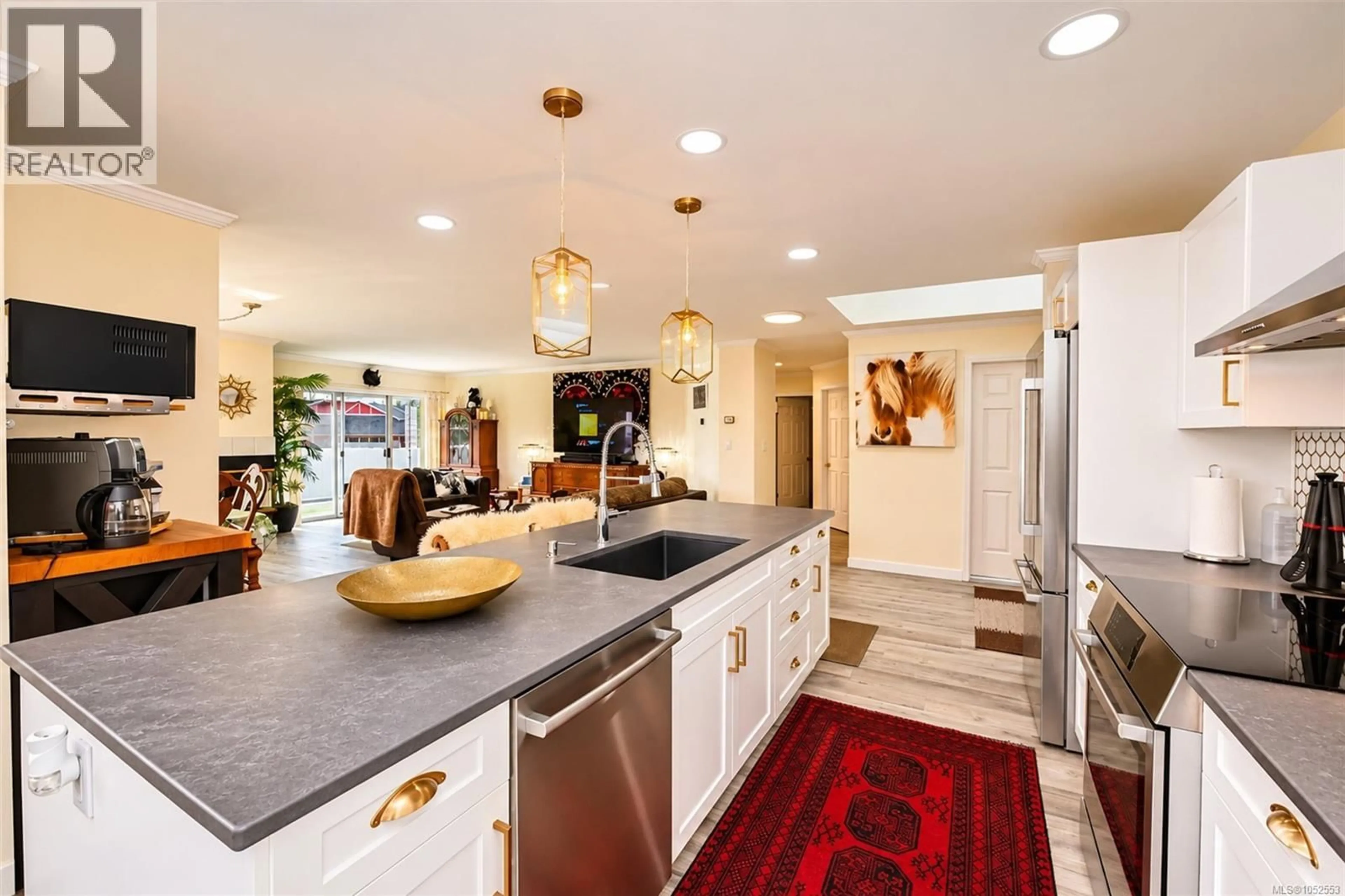 Open concept kitchen, ceramic/tile floor for 3601 ARBUTUS DRIVE NORTH, Cobble Hill British Columbia V8H0K8