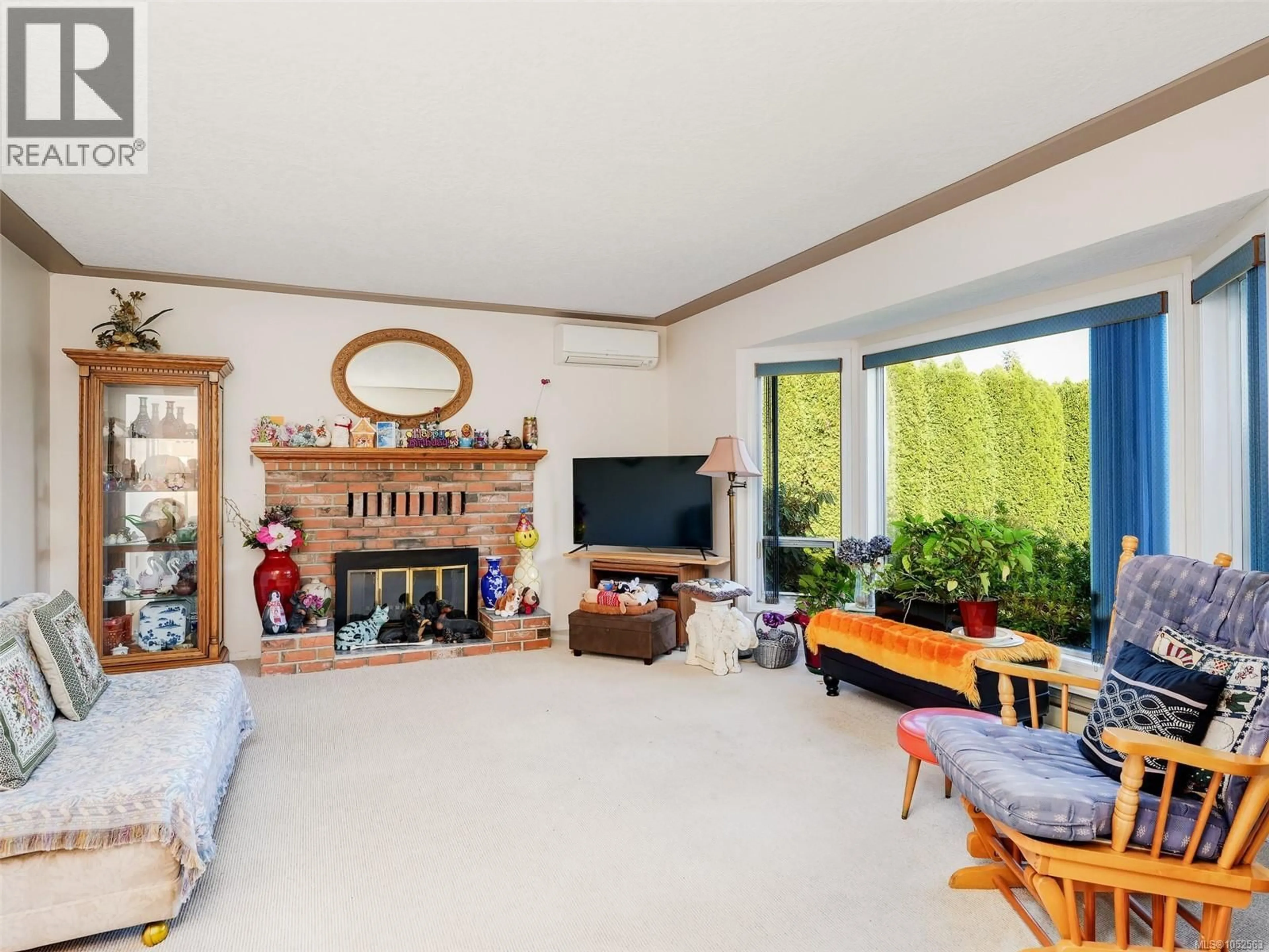 Living room with furniture, unknown for 595 DELORA DRIVE, Colwood British Columbia V9C3S2