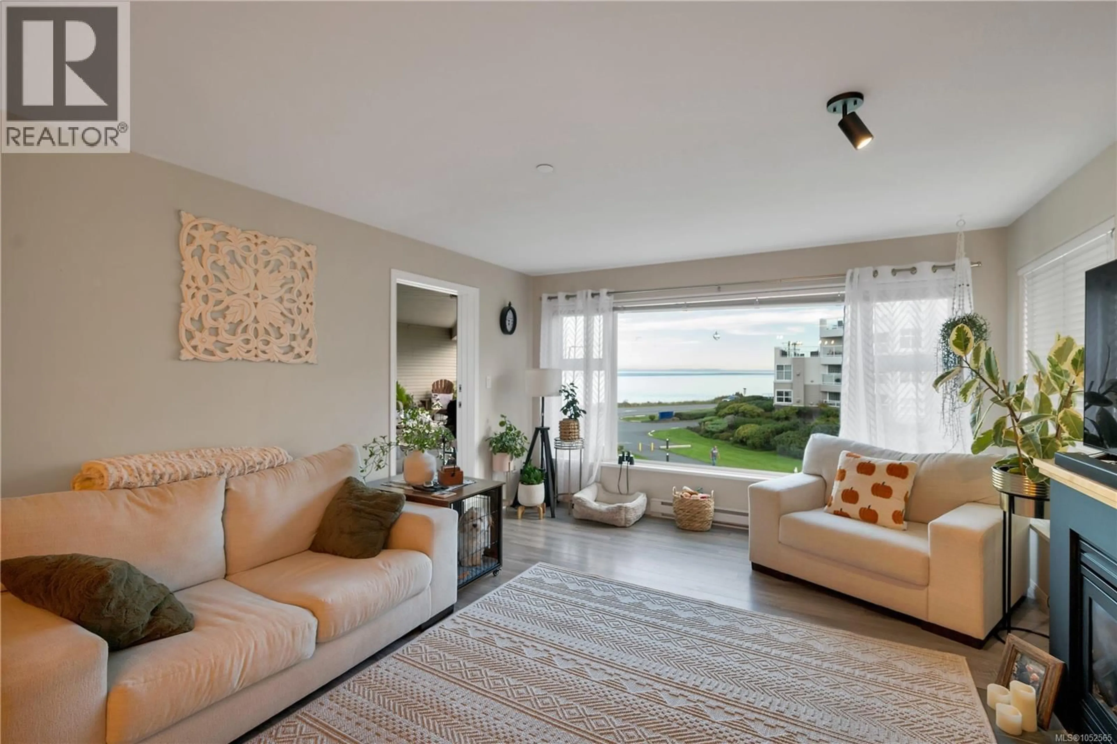 Living room with furniture, unknown for 217 - 350 ISLAND HIGHWAY SOUTH, Campbell River British Columbia V9W1A5