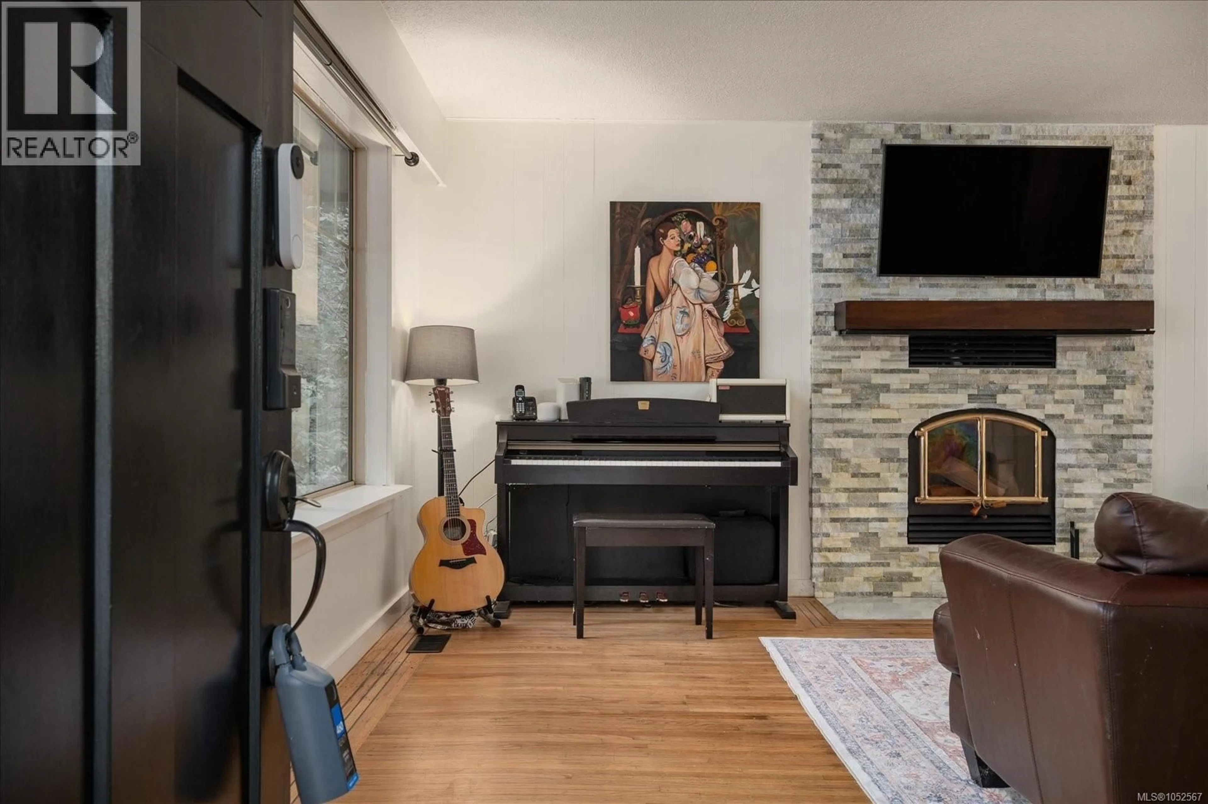 Home theater for 705 CARR BOULEVARD, Gabriola Island British Columbia V0R1X3