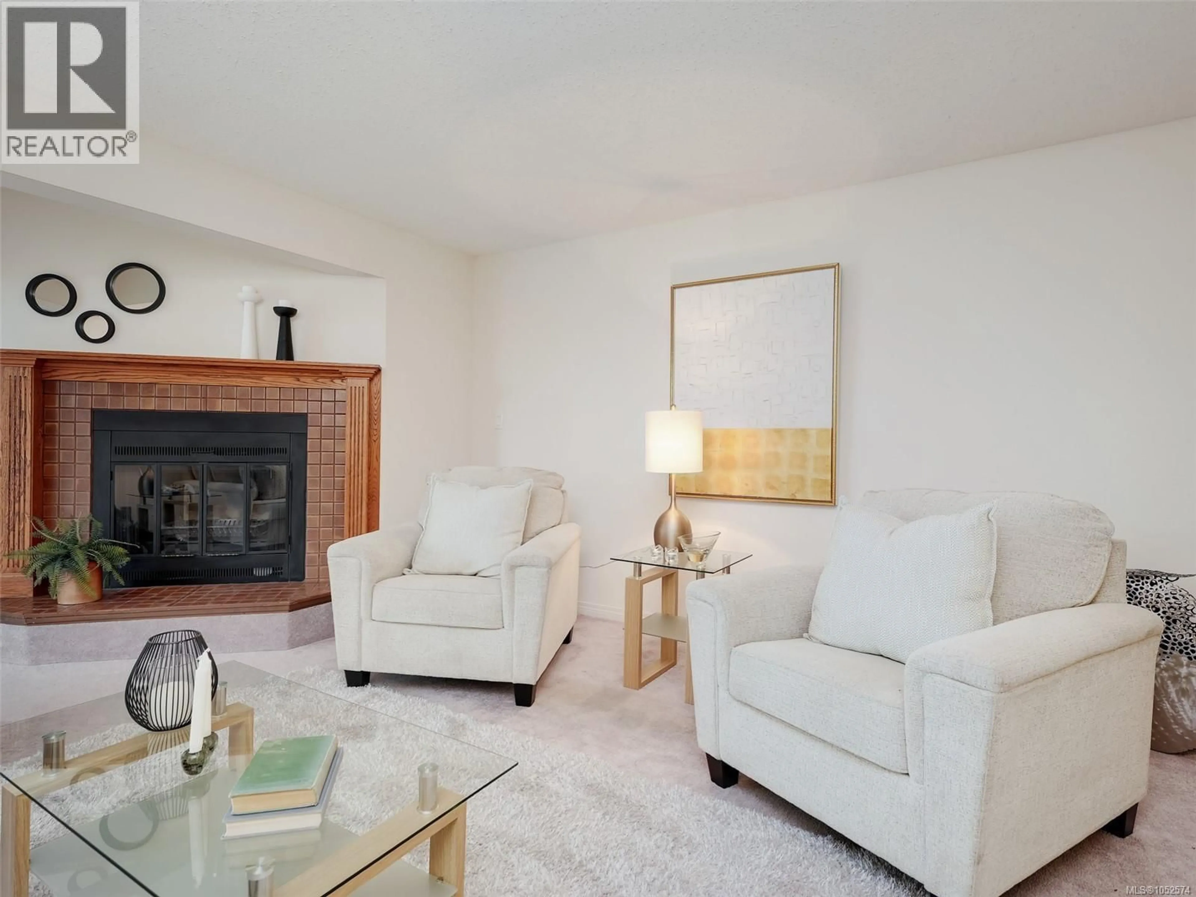 Living room with furniture, unknown for 301 - 9900 FIFTH STREET, Sidney British Columbia V8L2X3