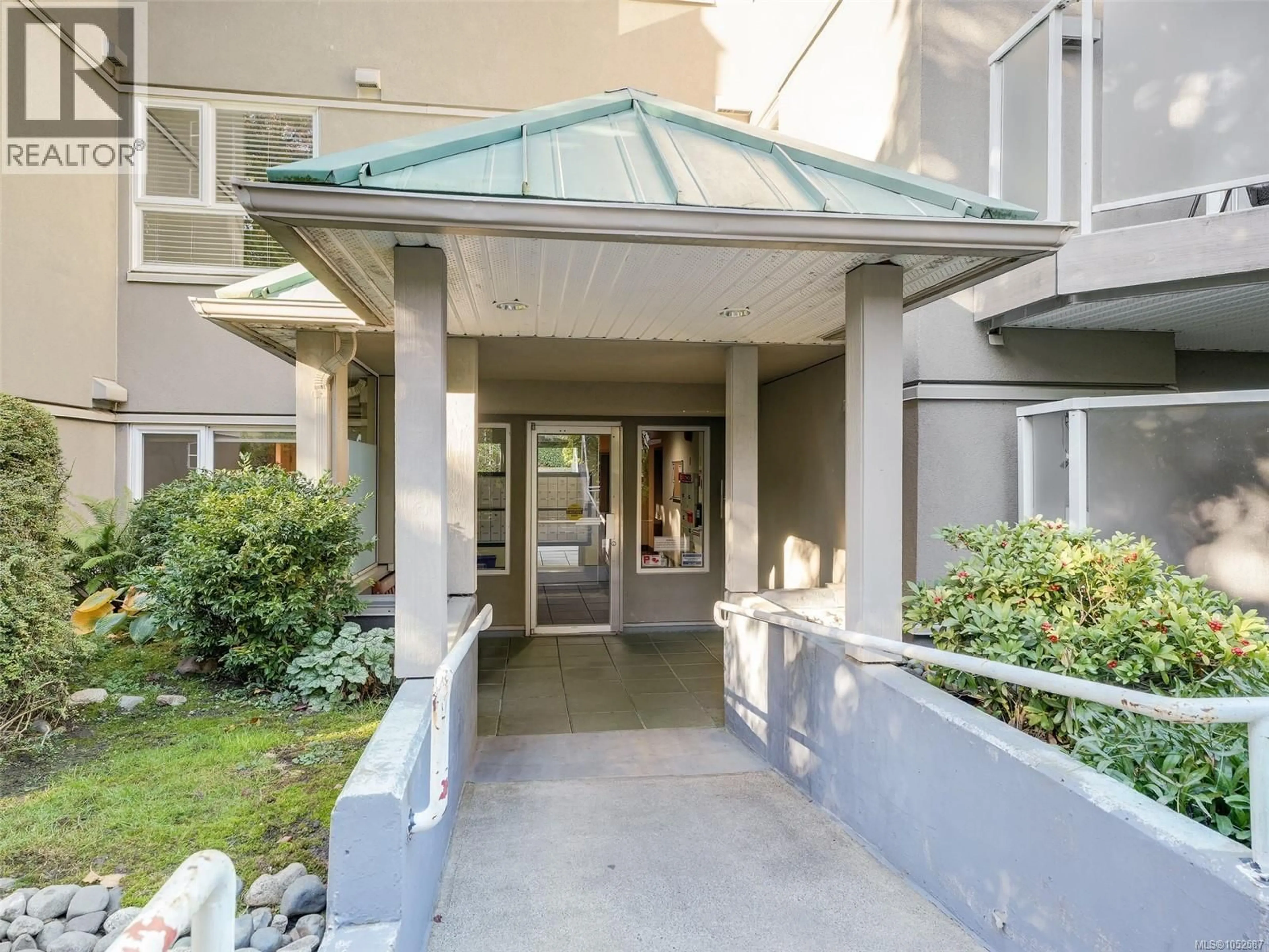 Unknown for 114 - 2520 WARK STREET, Victoria British Columbia V8T5G6