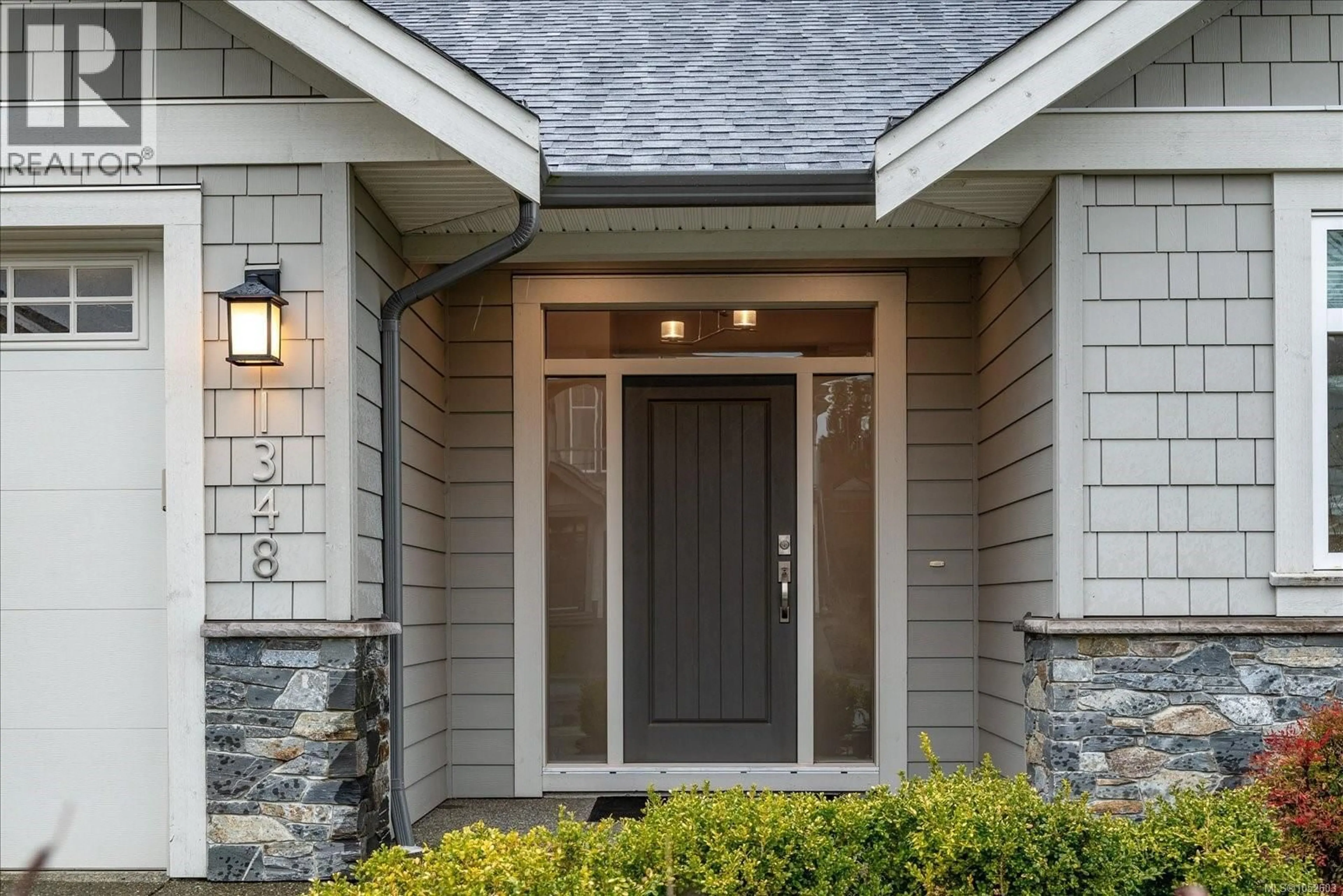 Indoor entryway for 1348 CROWN ISLE BOULEVARD, Courtenay British Columbia V9N0E2