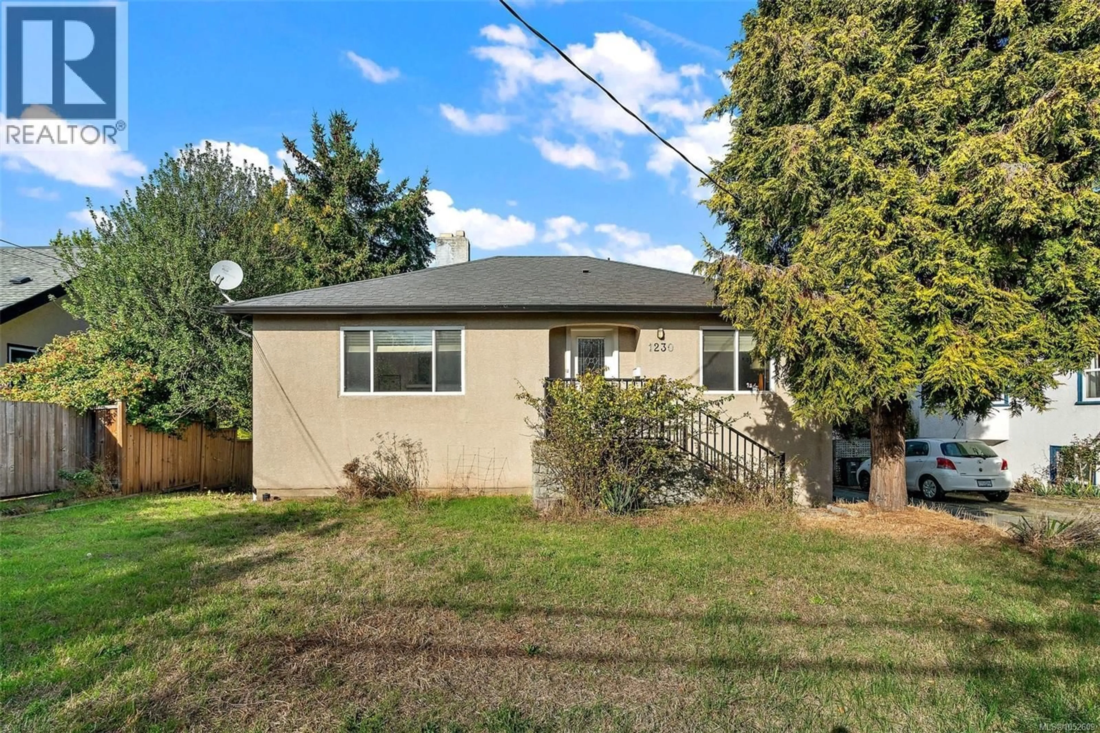 Home with vinyl exterior material, street for 1230 HILLSIDE AVENUE, Victoria British Columbia V8X2B2