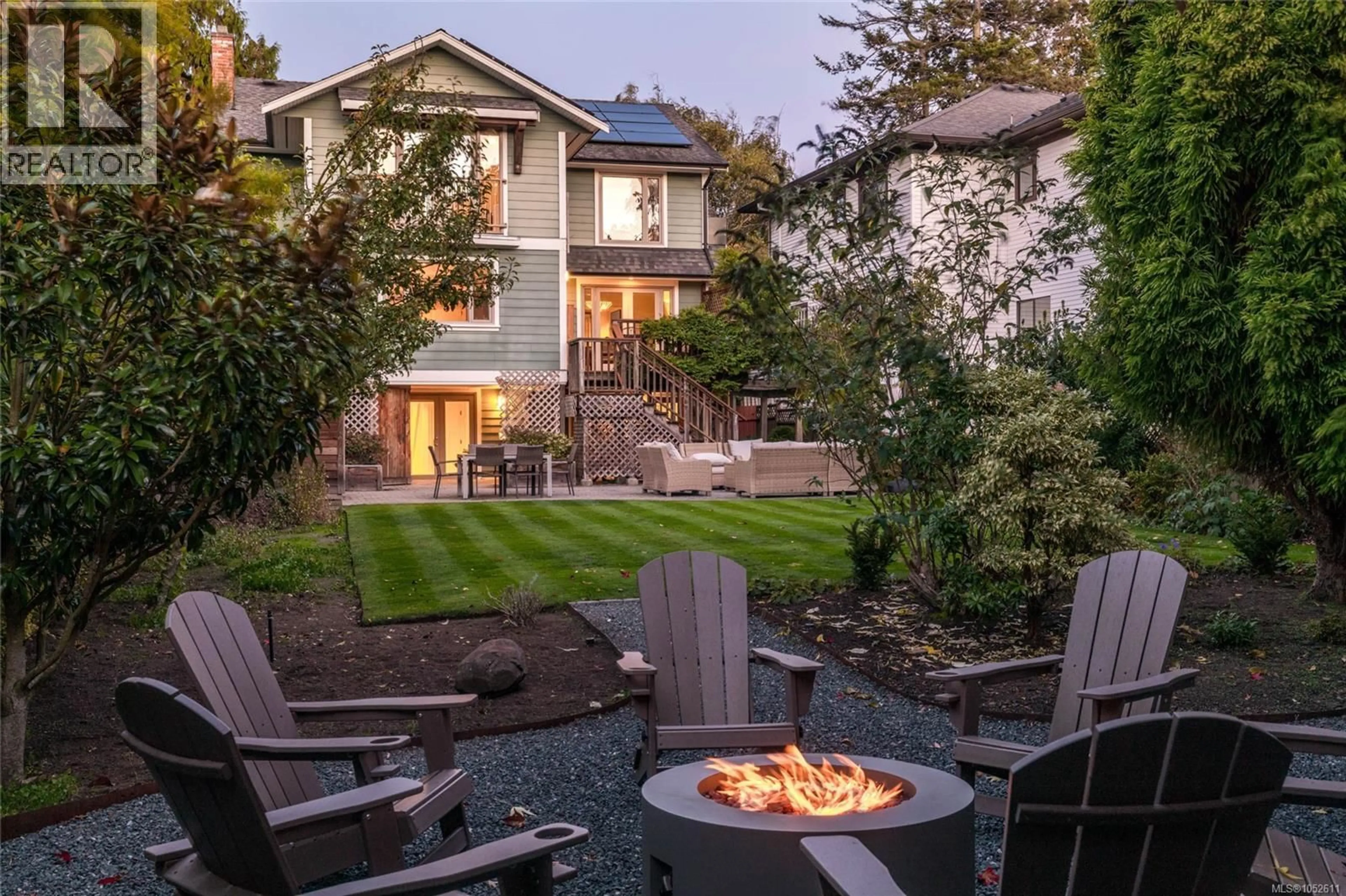Patio, street for 964 NEWPORT AVENUE, Oak Bay British Columbia V8S5C9