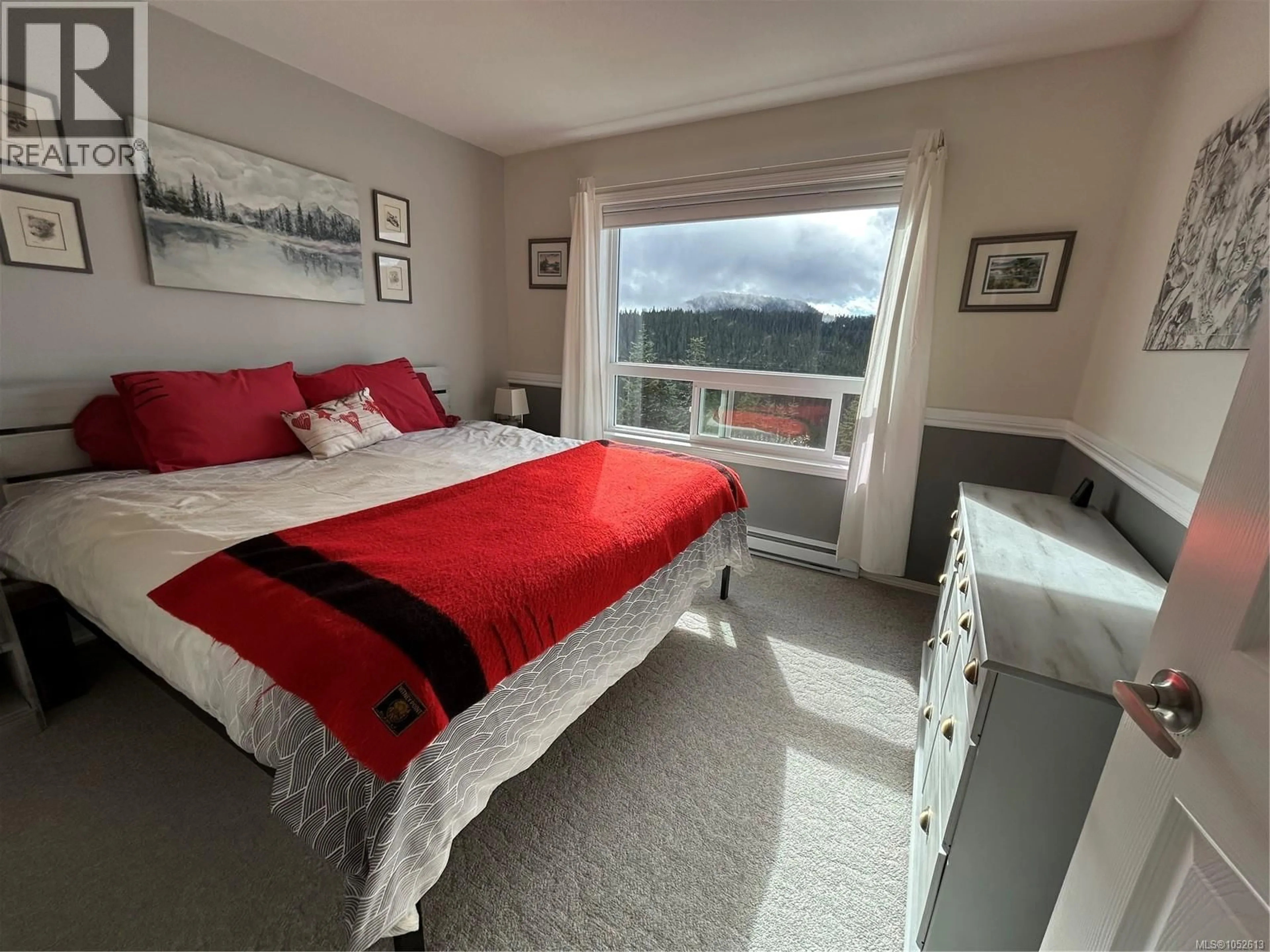 Bedroom with bed, unknown for 204 - 1105 HENRY ROAD, Courtenay British Columbia V9J1L0