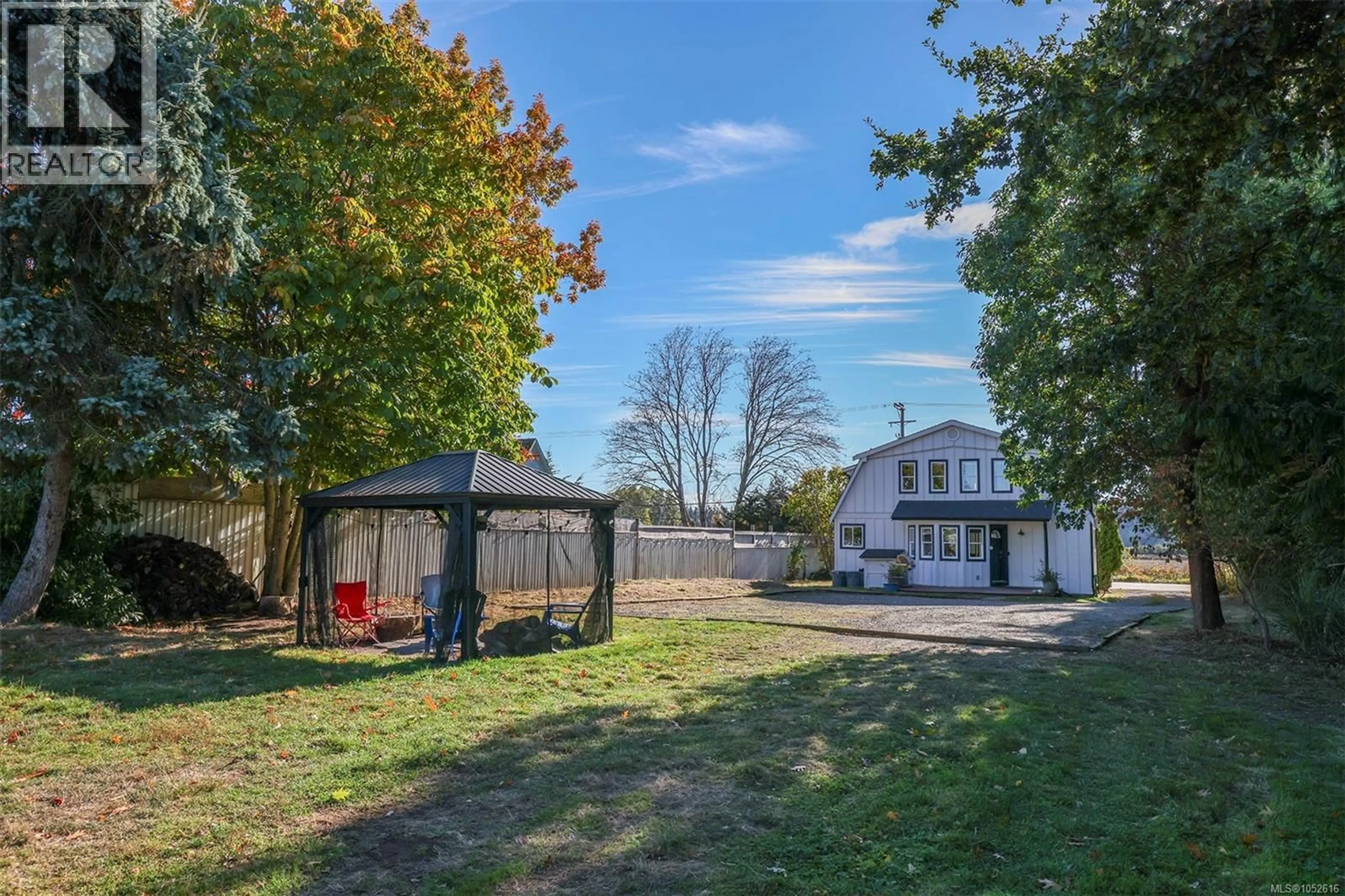 A pic from outside/outdoor area/front of a property/back of a property/a pic from drone, unknown for 770 KNIGHT ROAD, Comox British Columbia V9M3T3