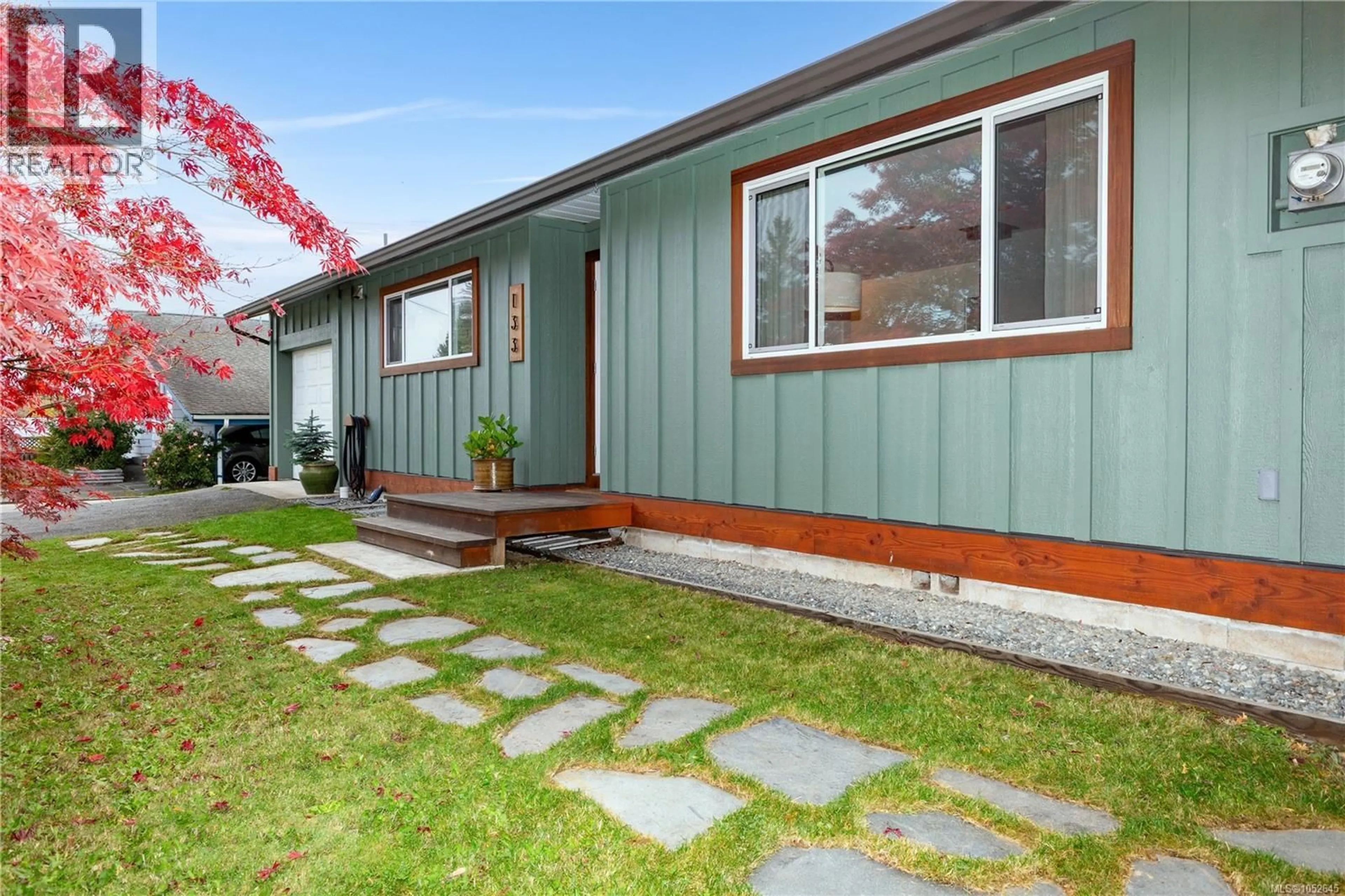 Home with vinyl exterior material, street for 133 HILCHEY ROAD, Campbell River British Columbia V9W1P3