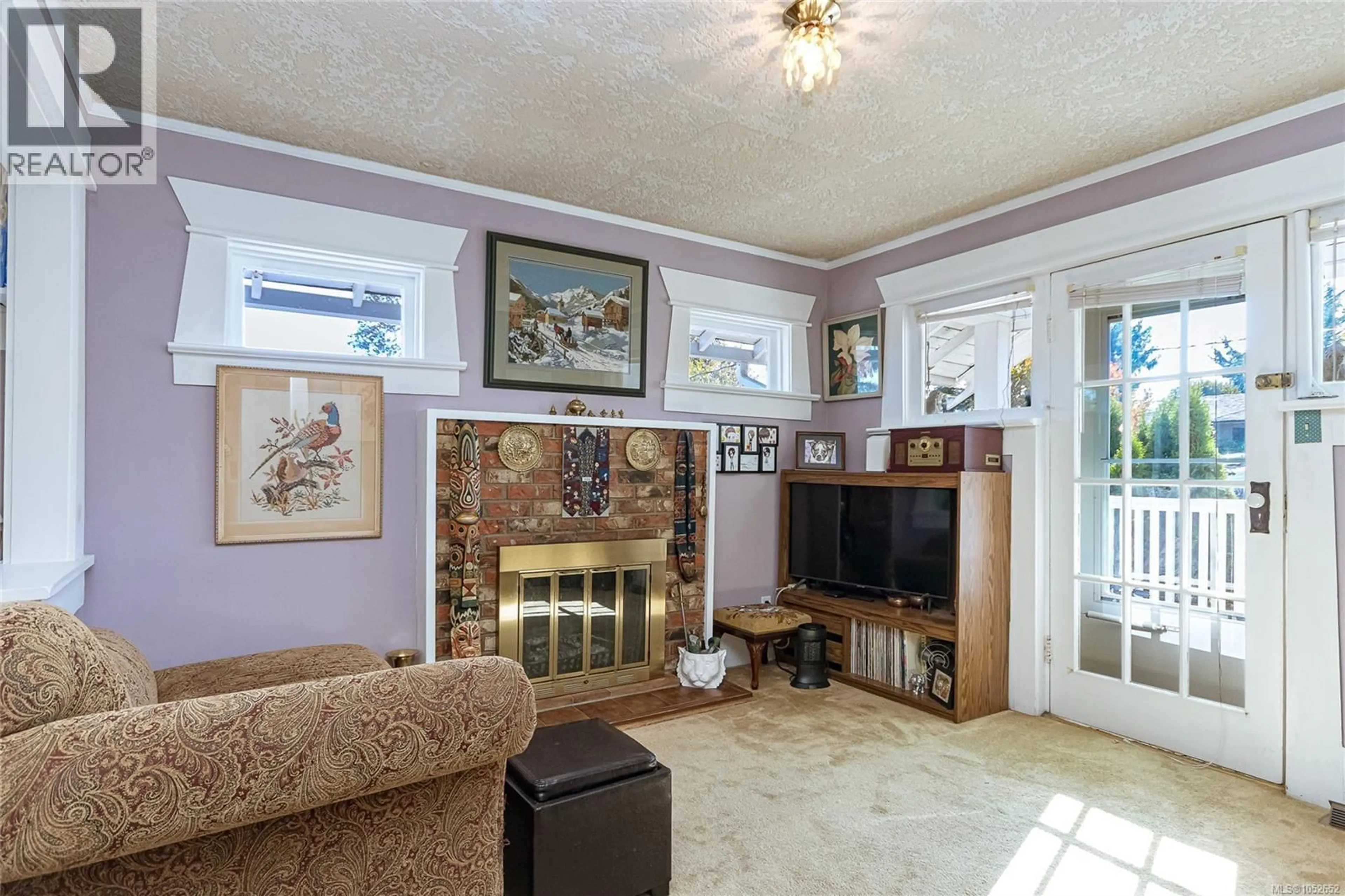 Living room with furniture, unknown for 510 WALTER AVENUE, Saanich British Columbia V9A2E5