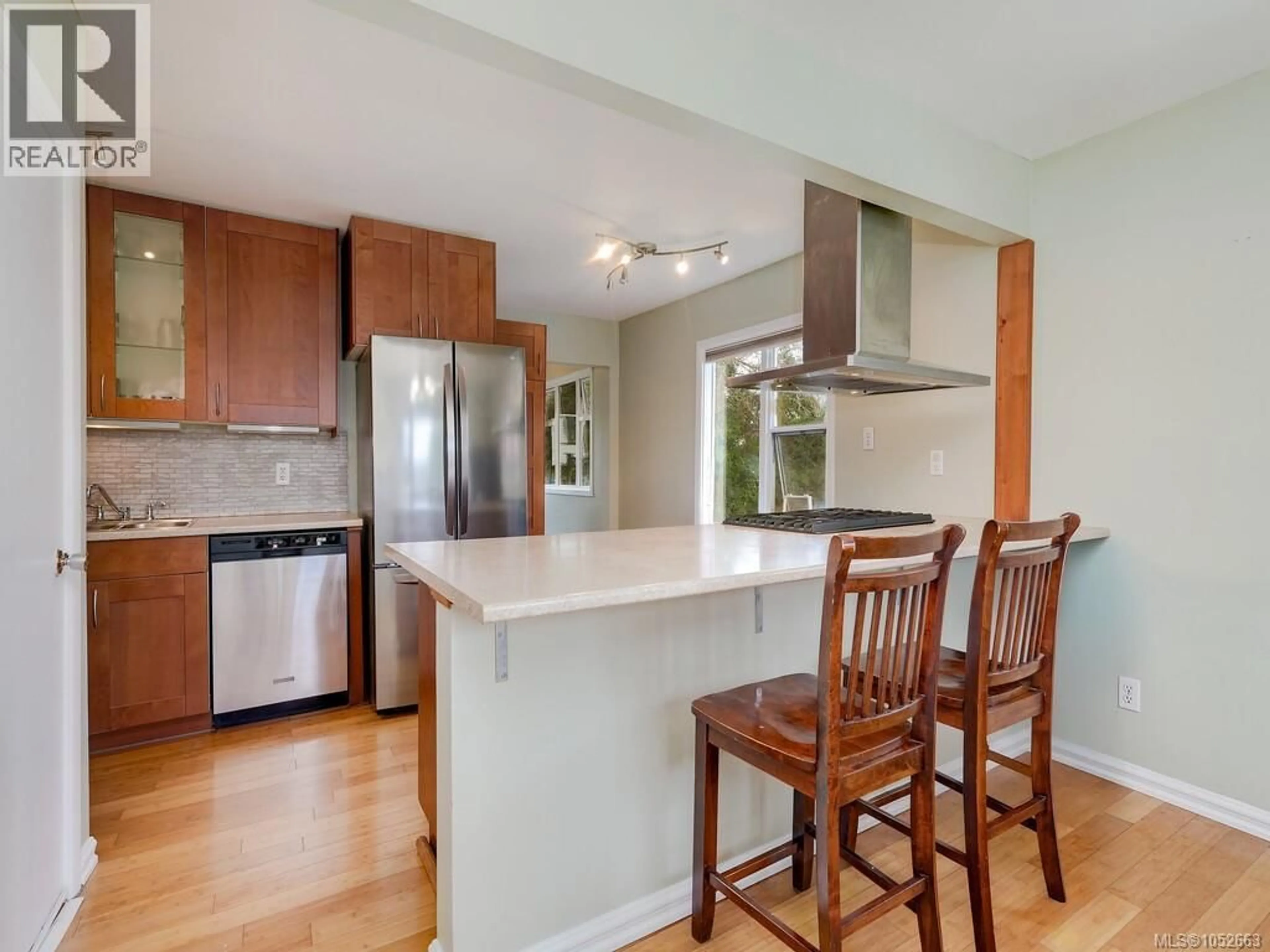 Open concept kitchen, unknown for 915 INSKIP STREET, Esquimalt British Columbia V9A4J6