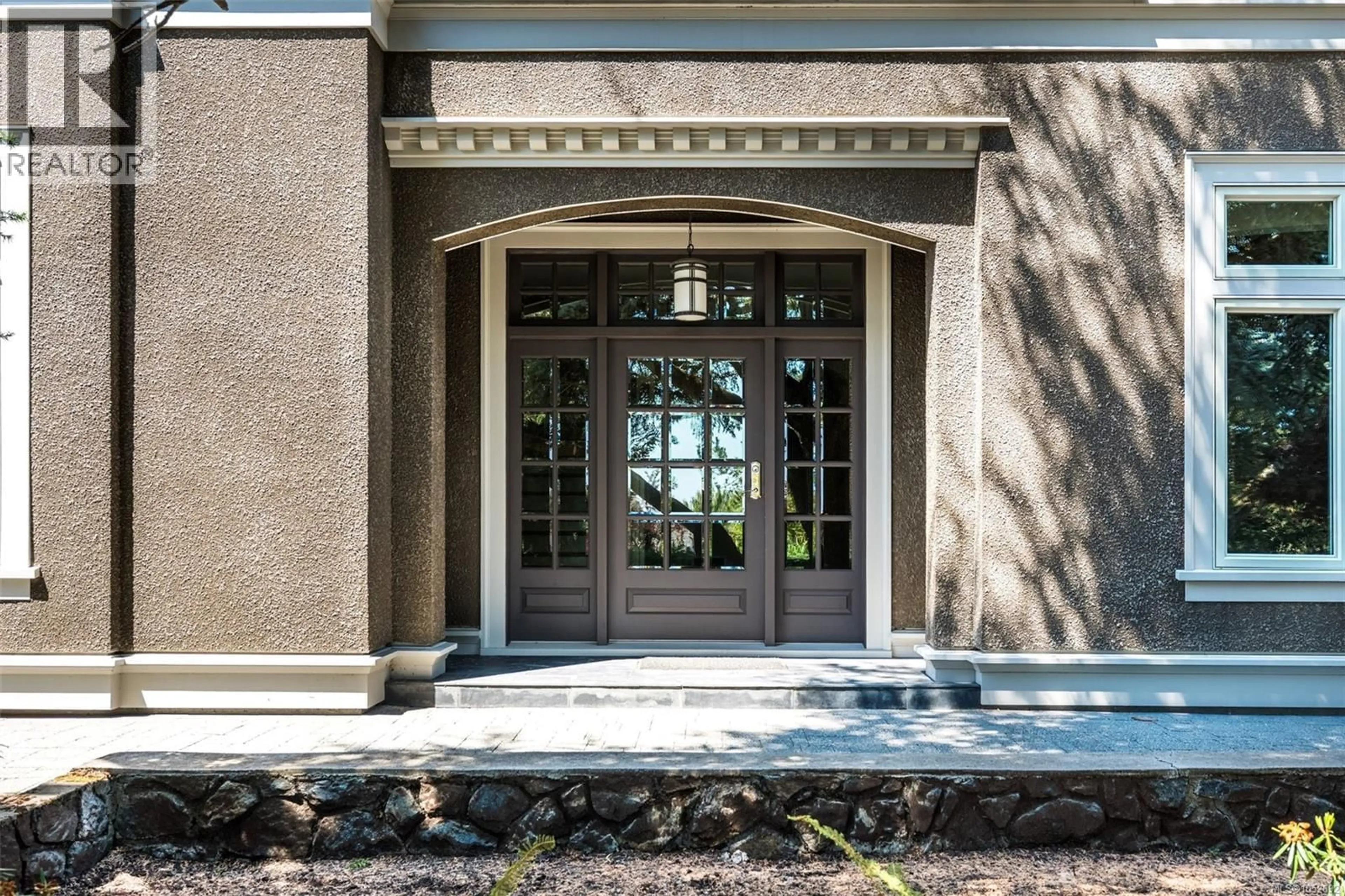 Indoor entryway for 1568 MONTGOMERY AVENUE, Victoria British Columbia V8S1T6