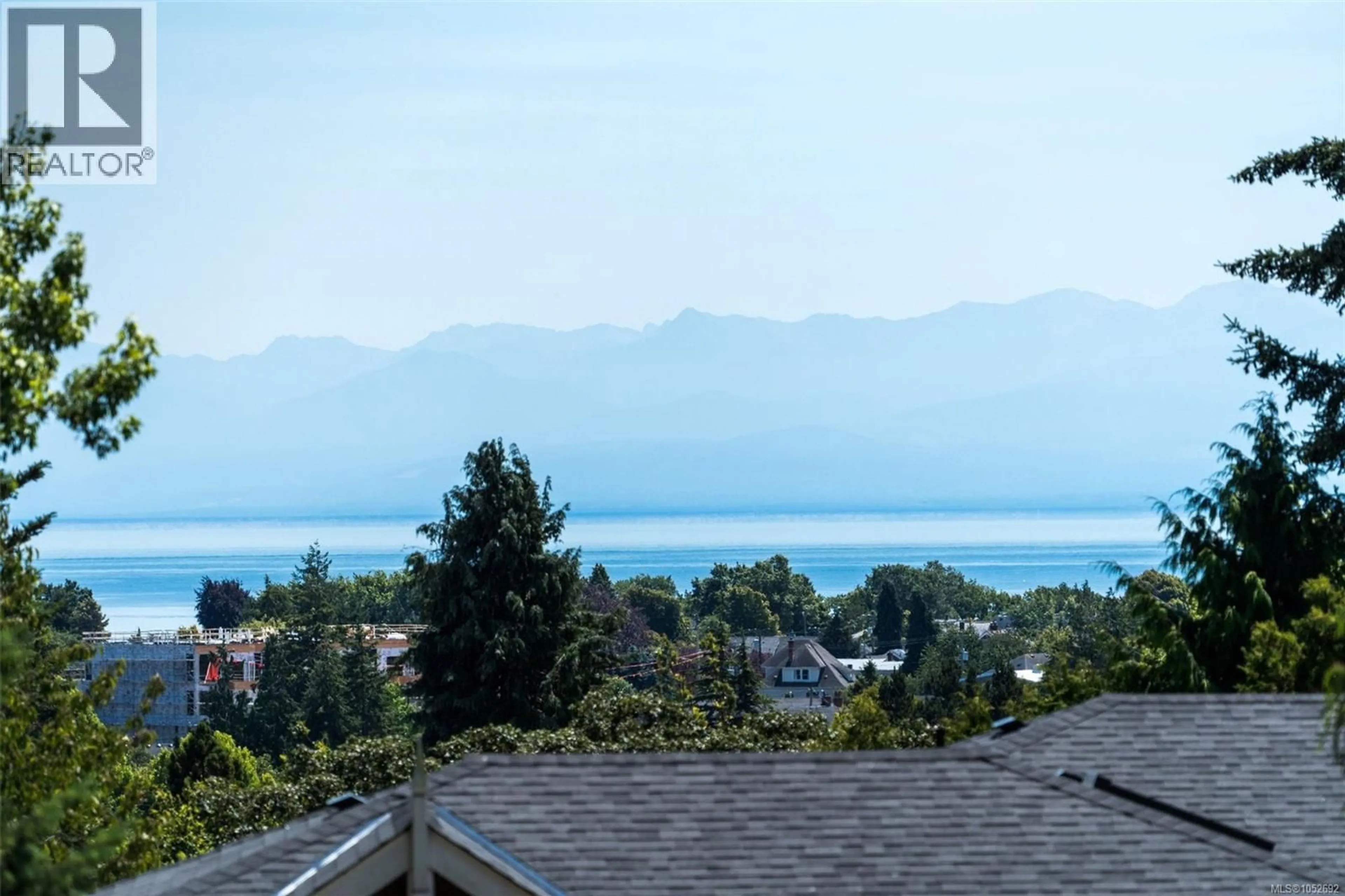 Unknown for 1568 MONTGOMERY AVENUE, Victoria British Columbia V8S1T6
