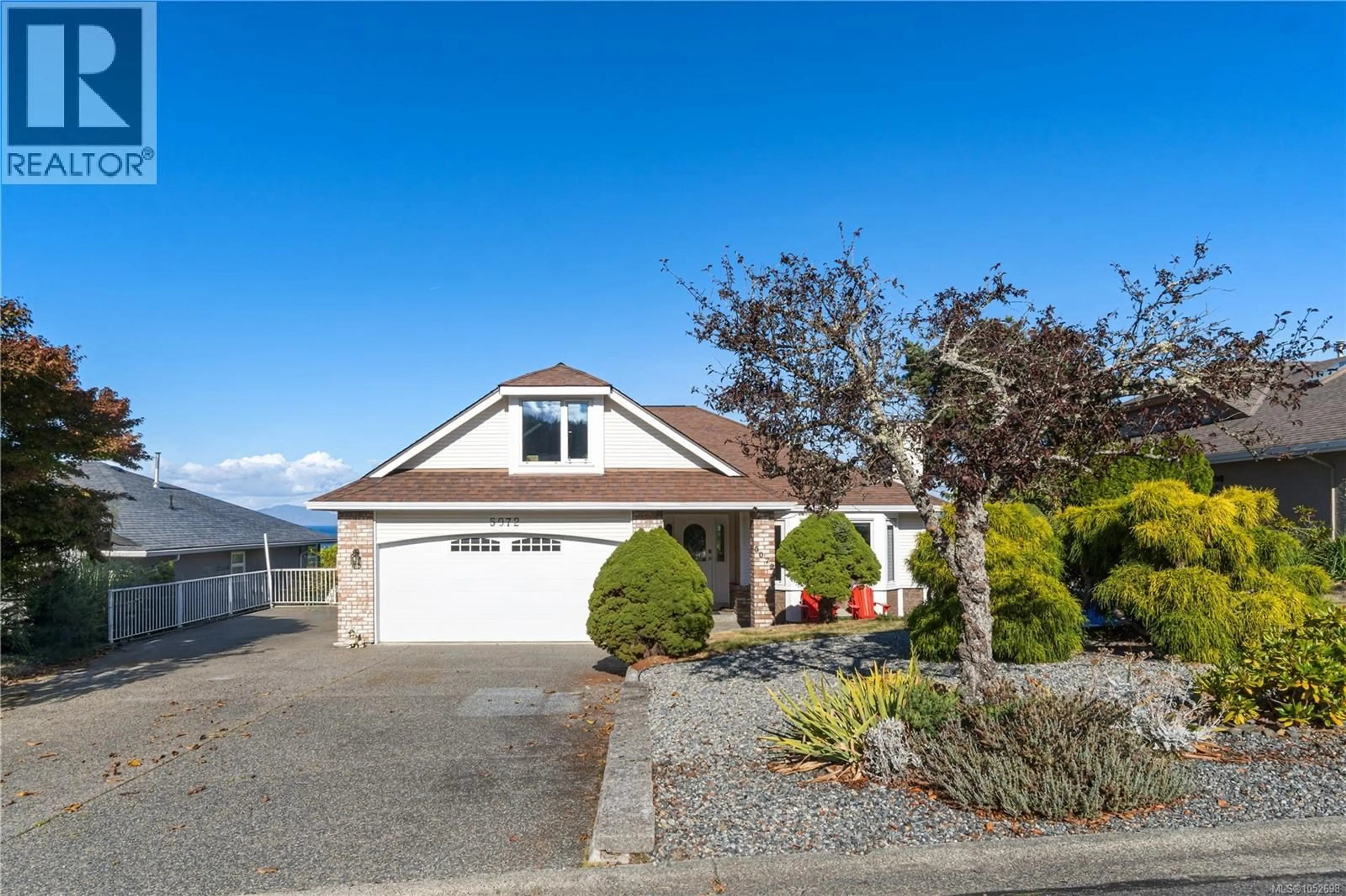 Home with vinyl exterior material, street for 5072 VISTA VIEW CRESCENT, Nanaimo British Columbia V9V1L6