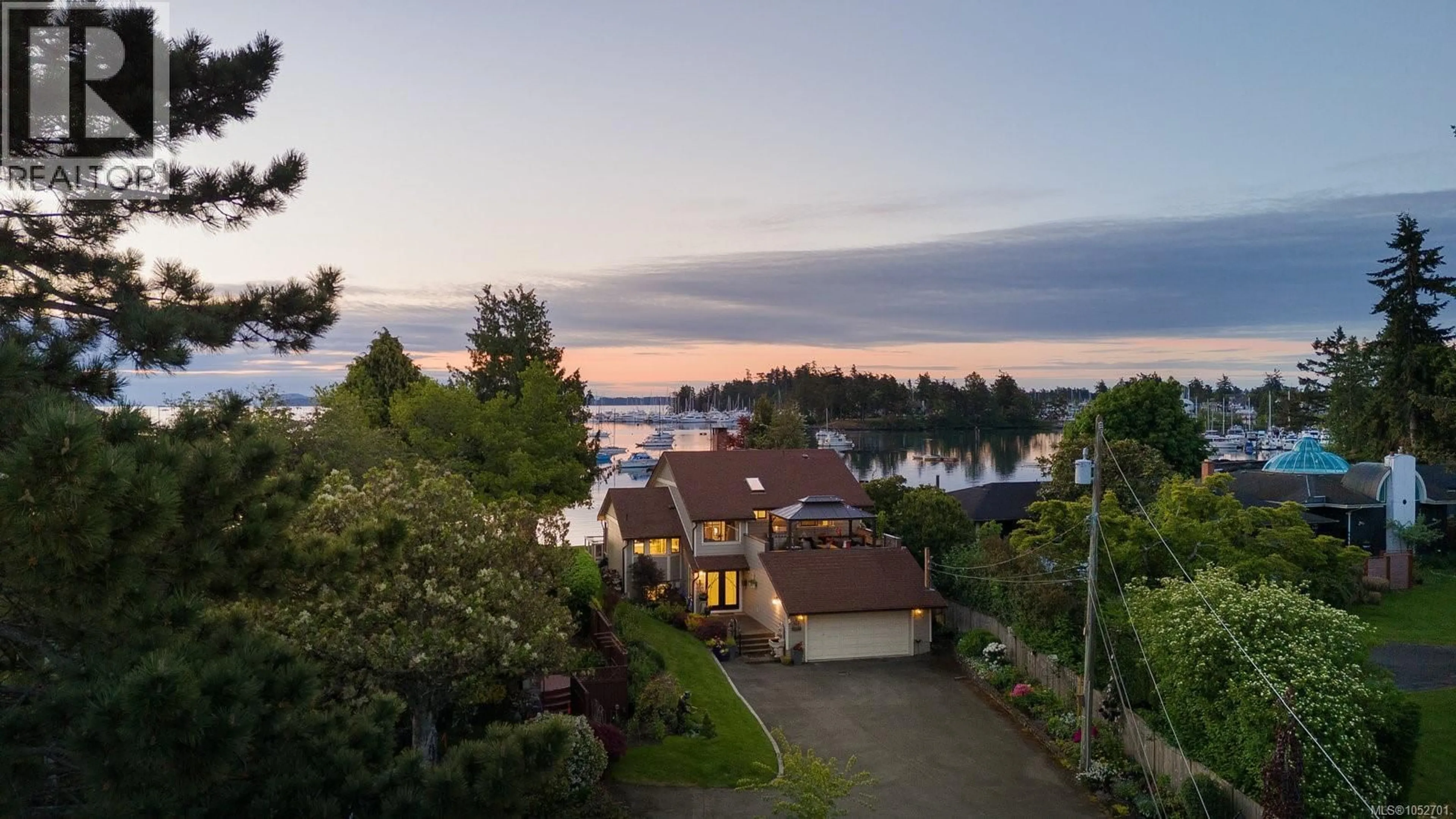 A pic from outside/outdoor area/front of a property/back of a property/a pic from drone, water/lake/river/ocean view for 10639 BLUE HERON ROAD, North Saanich British Columbia V8L3X9