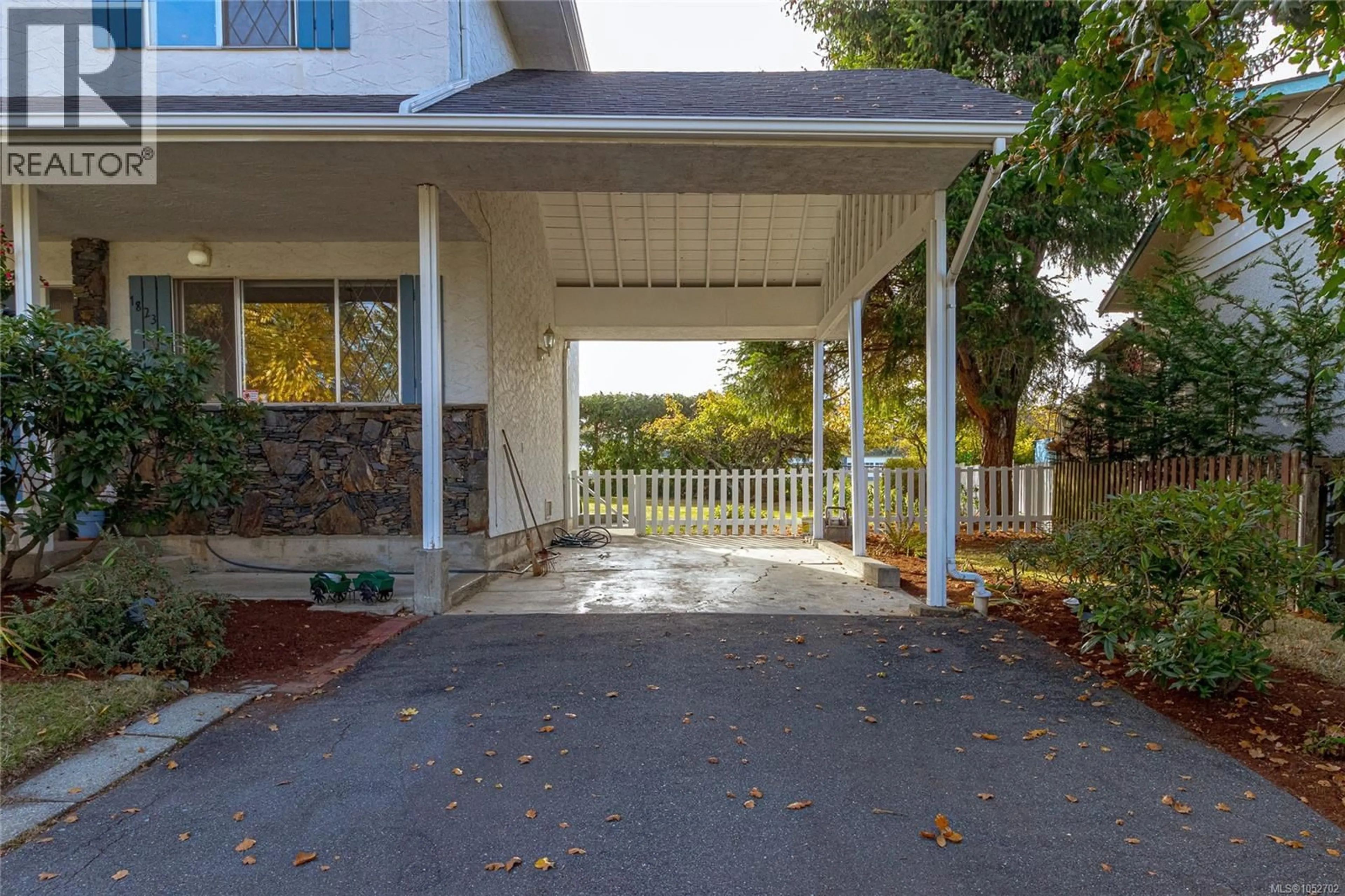 Patio, unknown for 1823 JADE PLACE, Saanich British Columbia V8P3E5