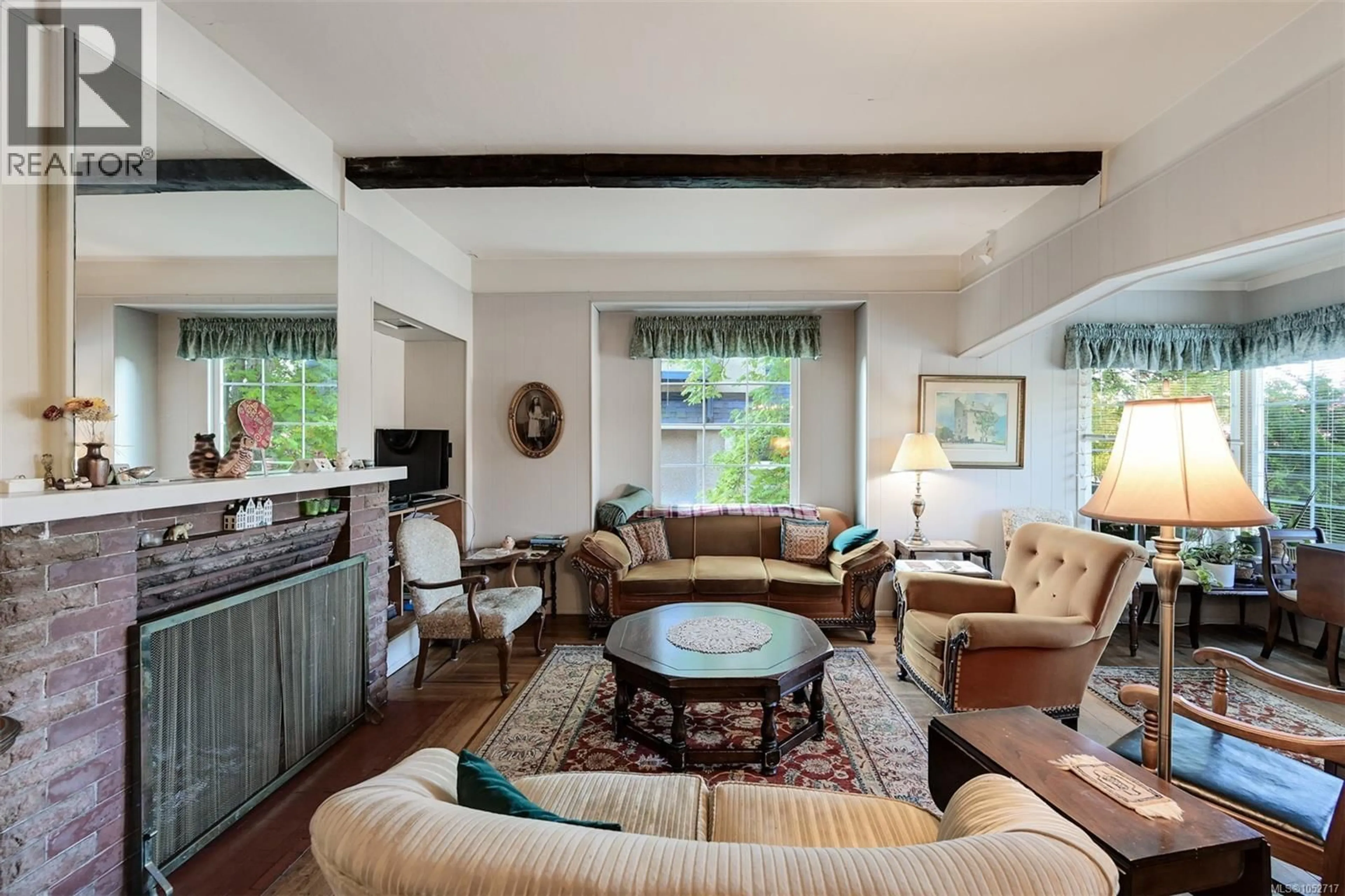 Living room with furniture, unknown for 145 BEECHWOOD AVENUE, Victoria British Columbia V8S3W4