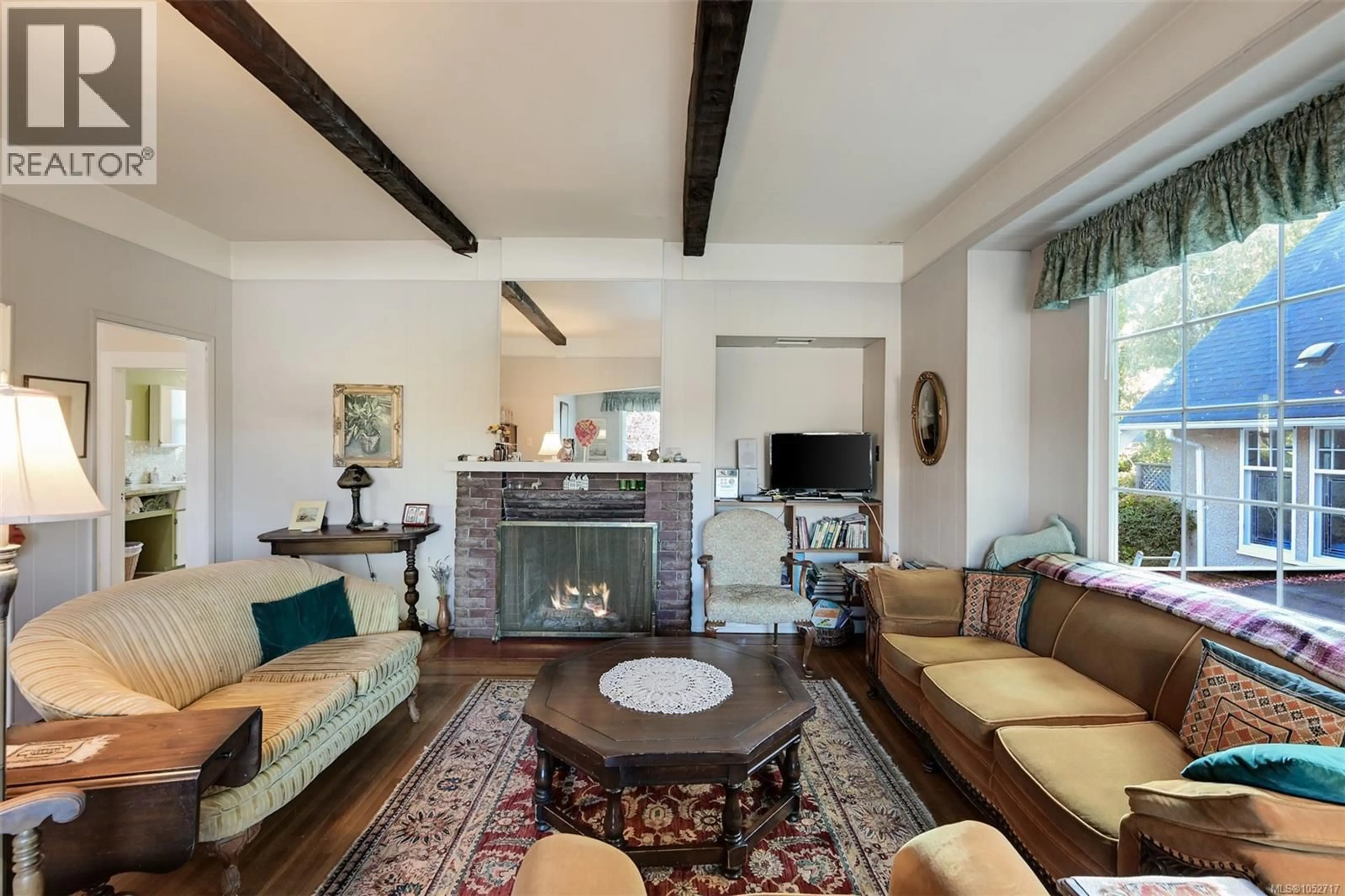 Living room with furniture, unknown for 145 BEECHWOOD AVENUE, Victoria British Columbia V8S3W4