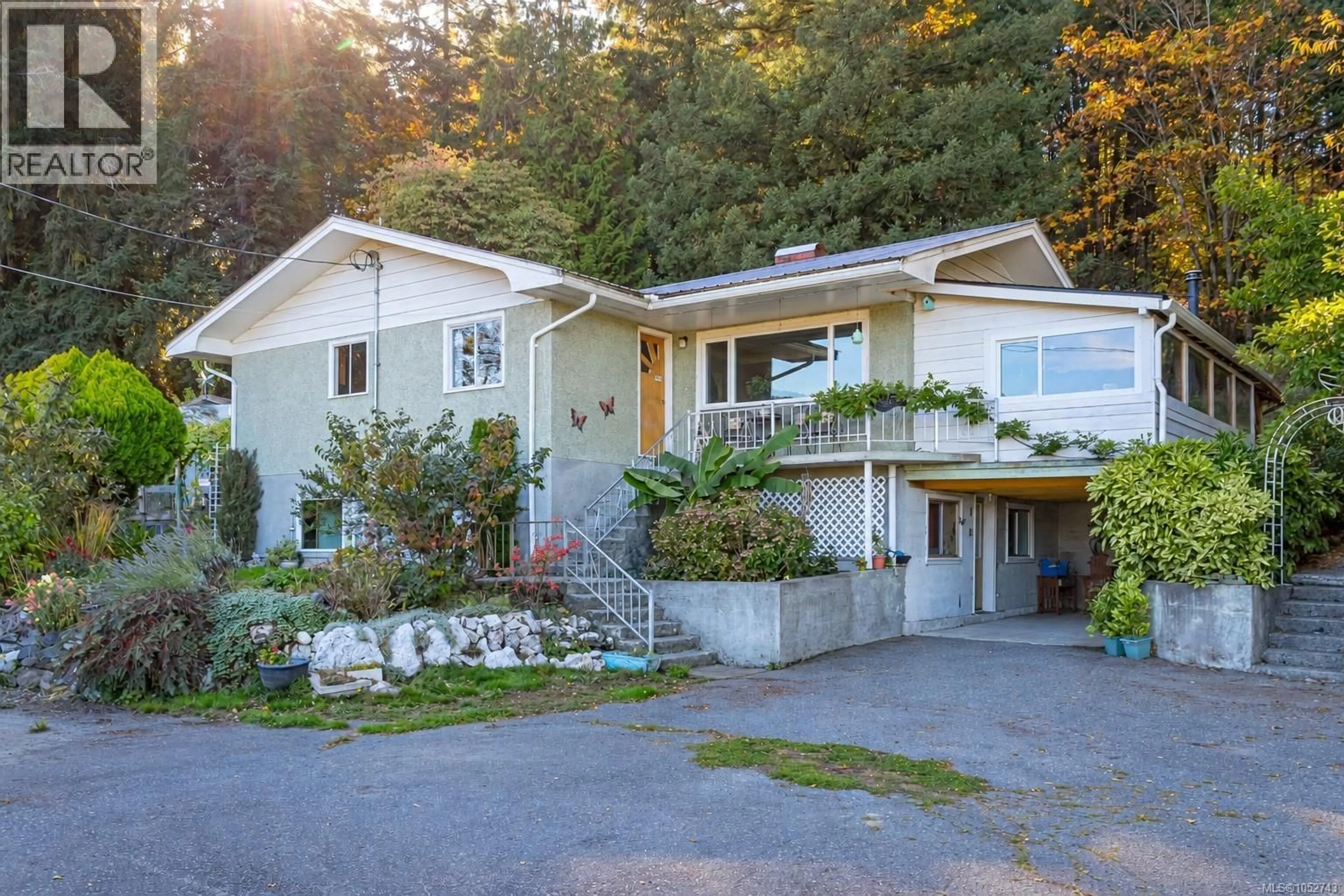 Home with vinyl exterior material, unknown for 8258 TRANS CANADA HIGHWAY, Westholme British Columbia V0R1K0