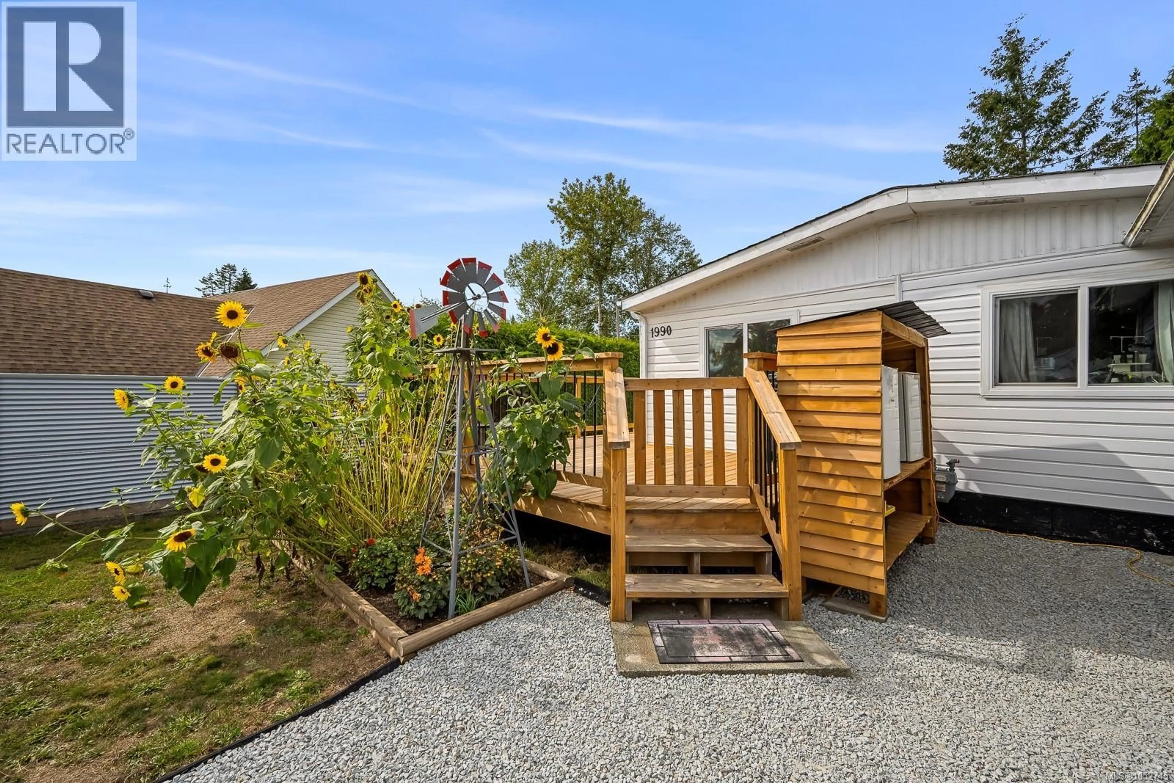 Patio, unknown for 1990 4TH STREET EAST, Courtenay British Columbia V9N6V3
