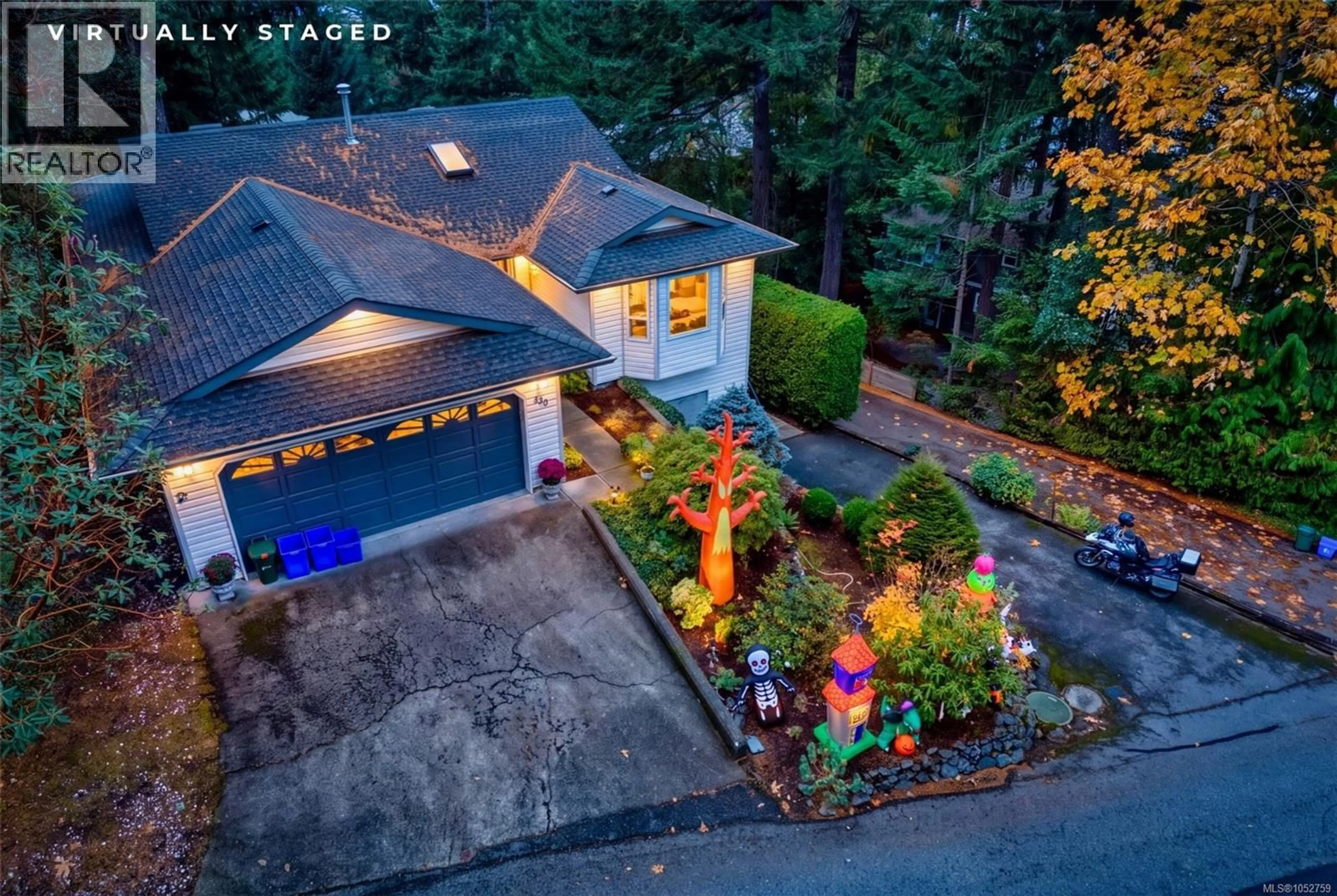 A pic from outside/outdoor area/front of a property/back of a property/a pic from drone, street for 530 SUMMIT DRIVE, Nanaimo British Columbia V9T5J7