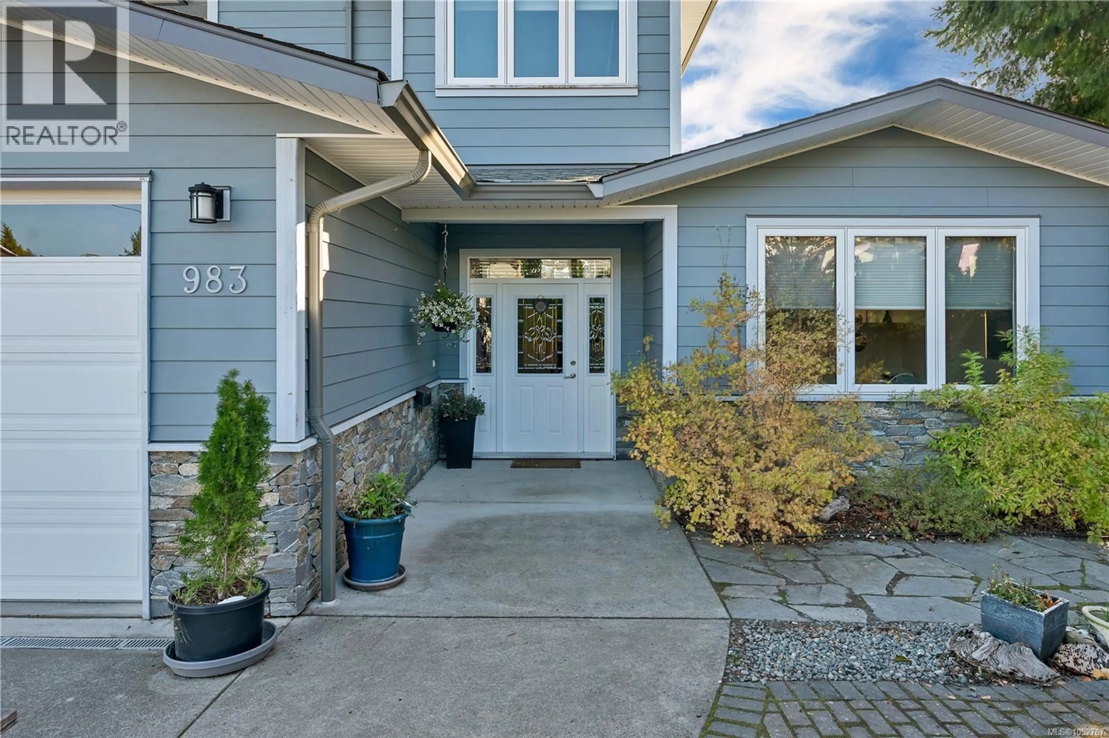 Indoor entryway for 983 ALDER STREET SOUTH, Campbell River British Columbia V9W1Z6