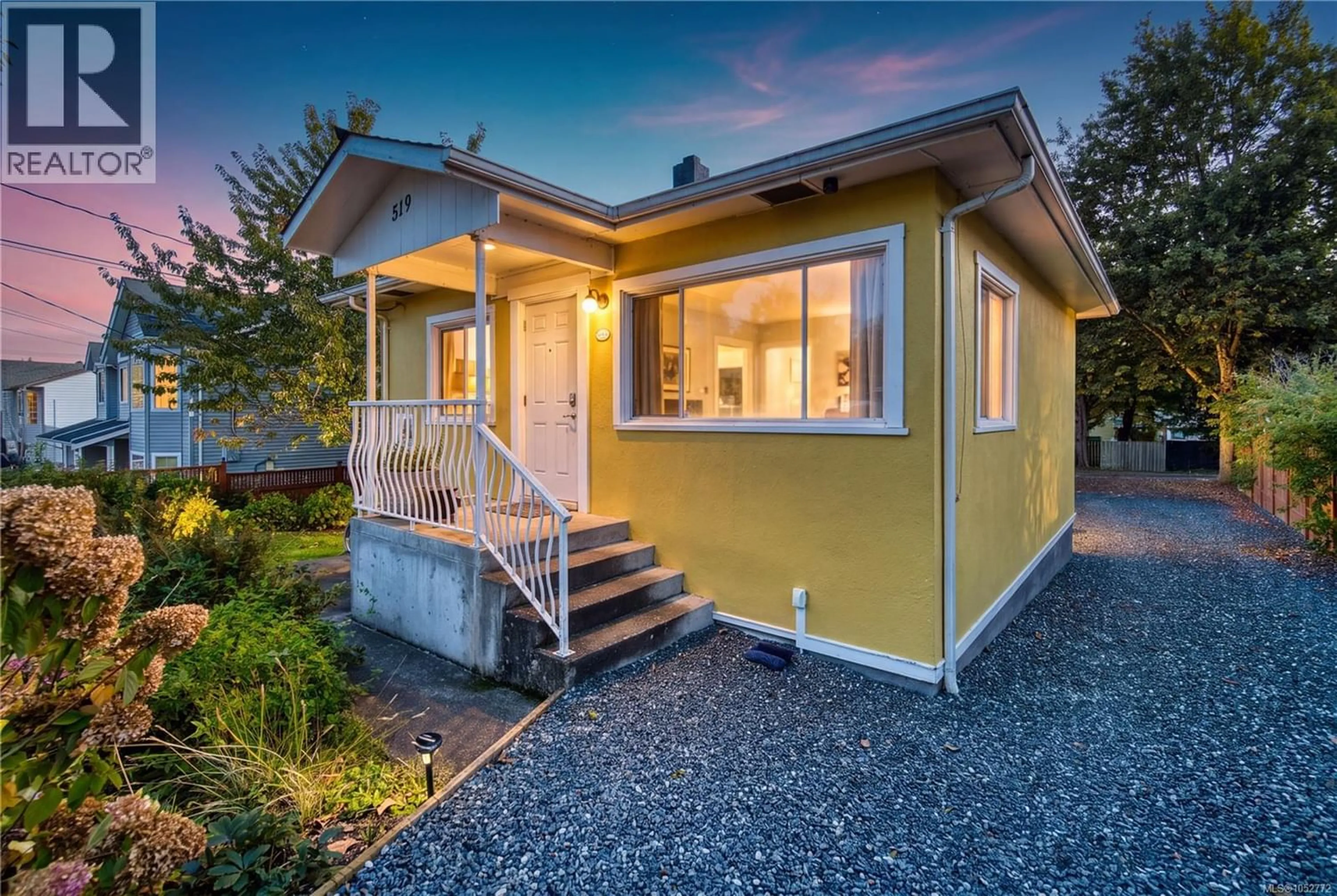 Home with vinyl exterior material, street for 519 DUKE STREET, Nanaimo British Columbia V9R1K2