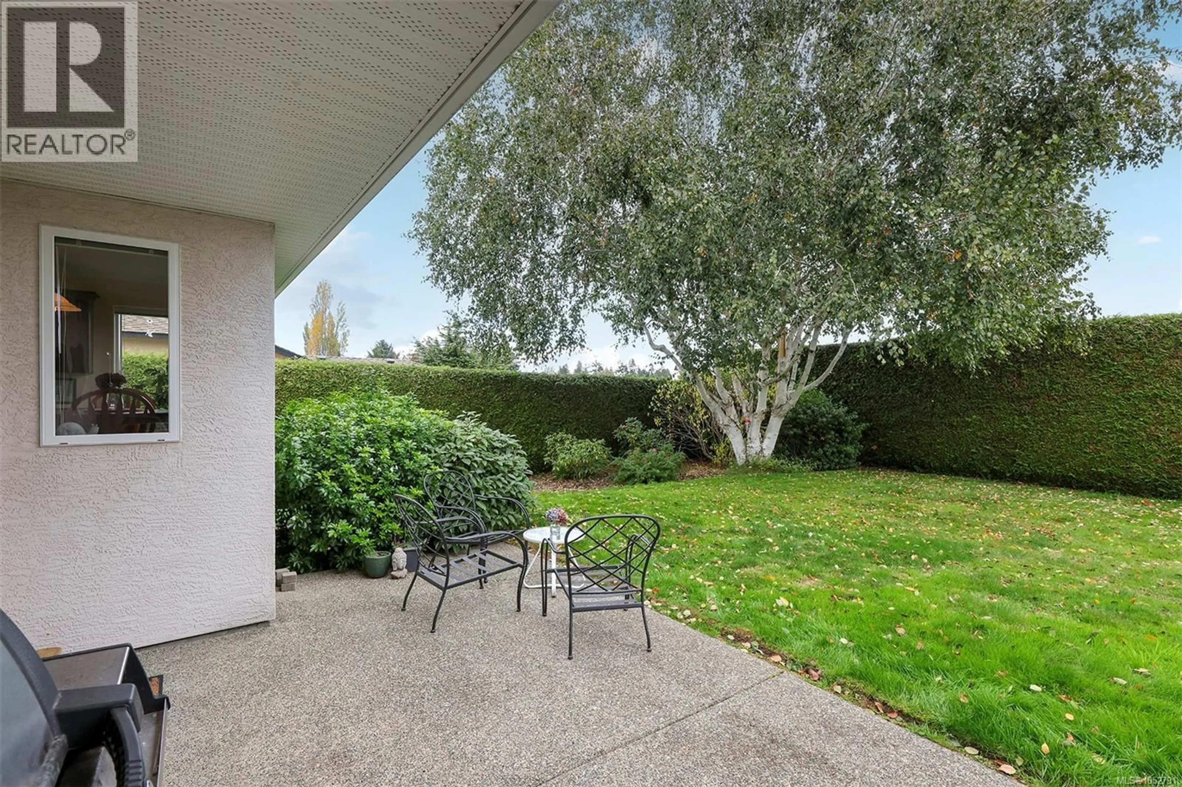 Patio, street for 495 TROON CLOSE, Qualicum Beach British Columbia V9K1C9