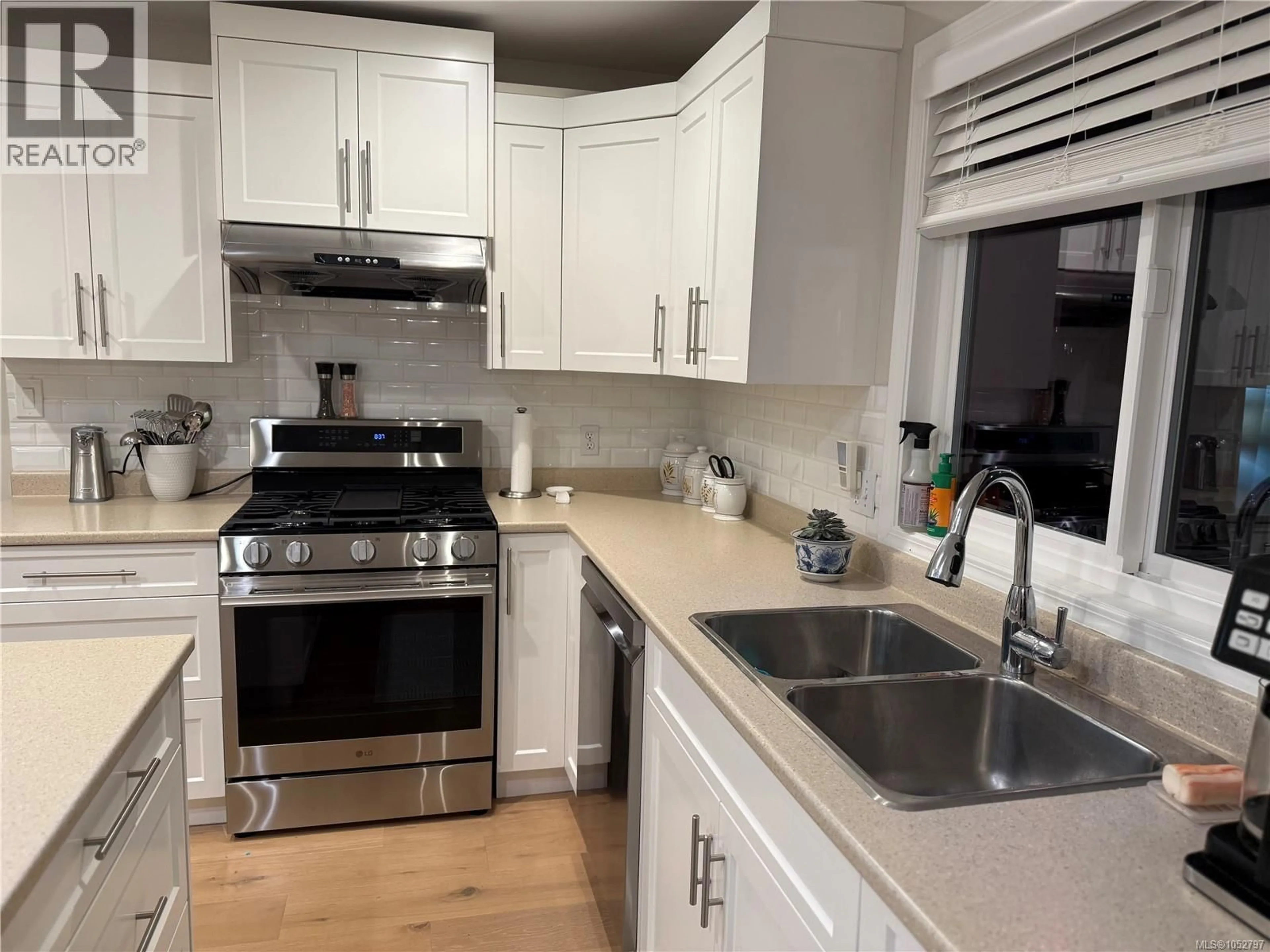 Open concept kitchen, unknown for 5993 TRILLIUM WAY, Duncan British Columbia V9L5G8