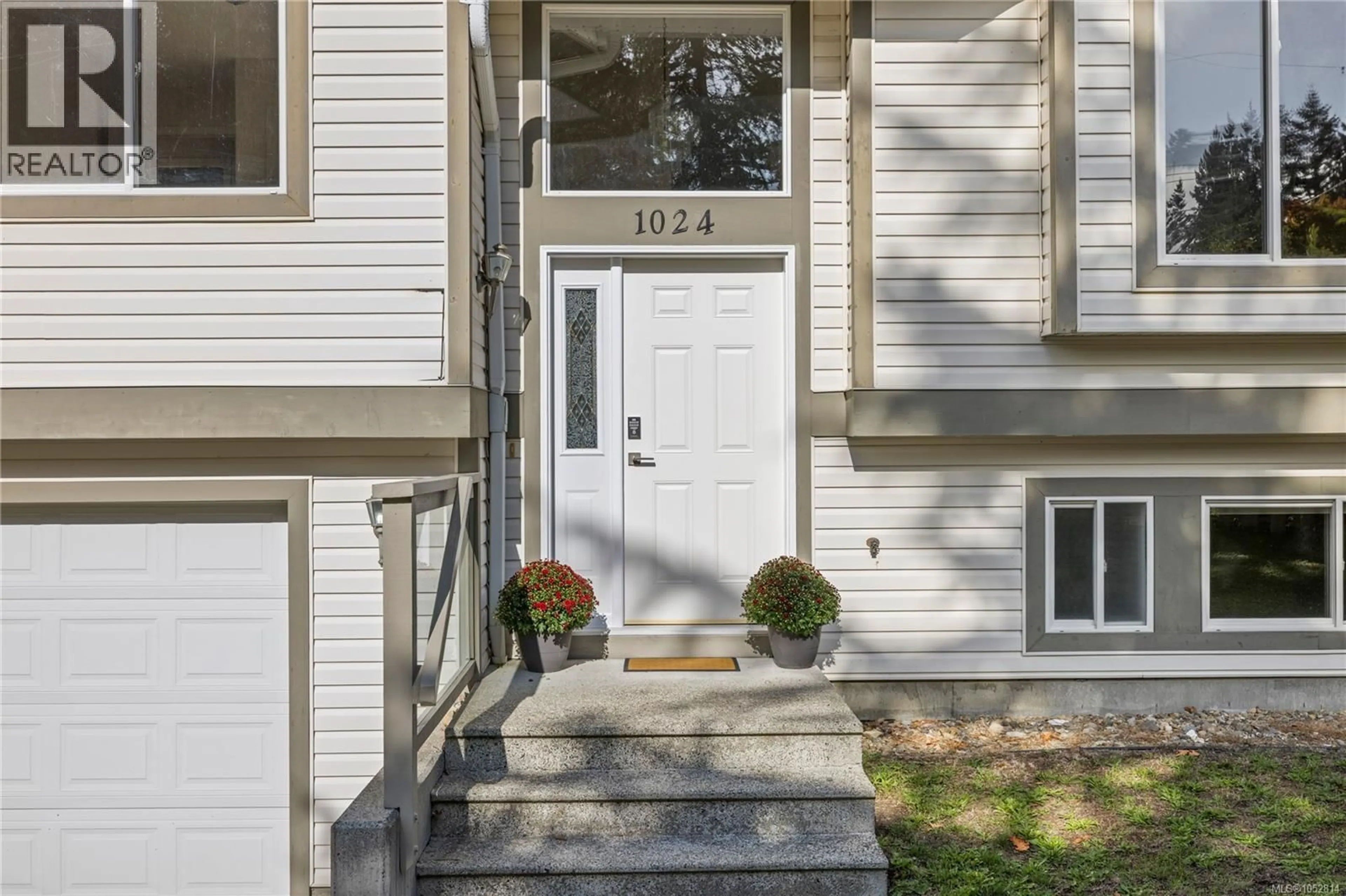 Unknown for 1024 CENTRE CRESCENT, Qualicum Beach British Columbia V9K2G6