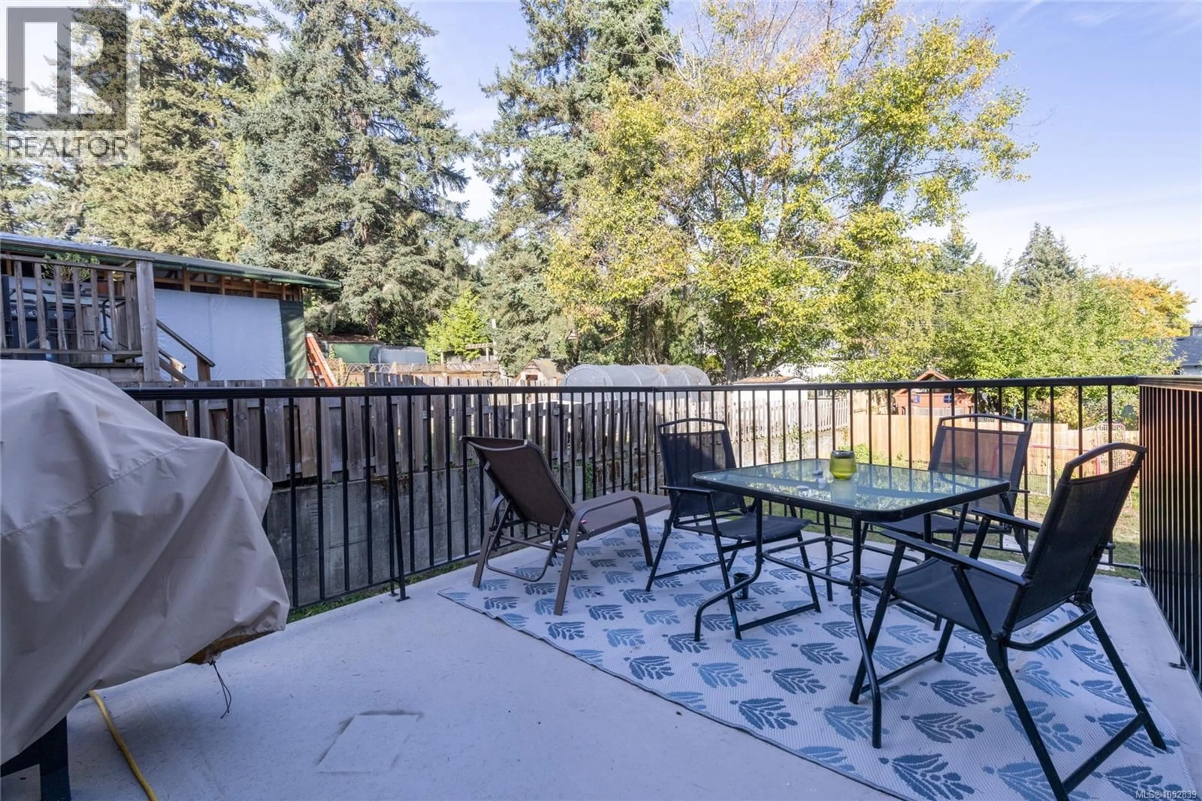 Patio, water/lake/river/ocean view for 628 NOVA STREET, Nanaimo British Columbia V9R5S7