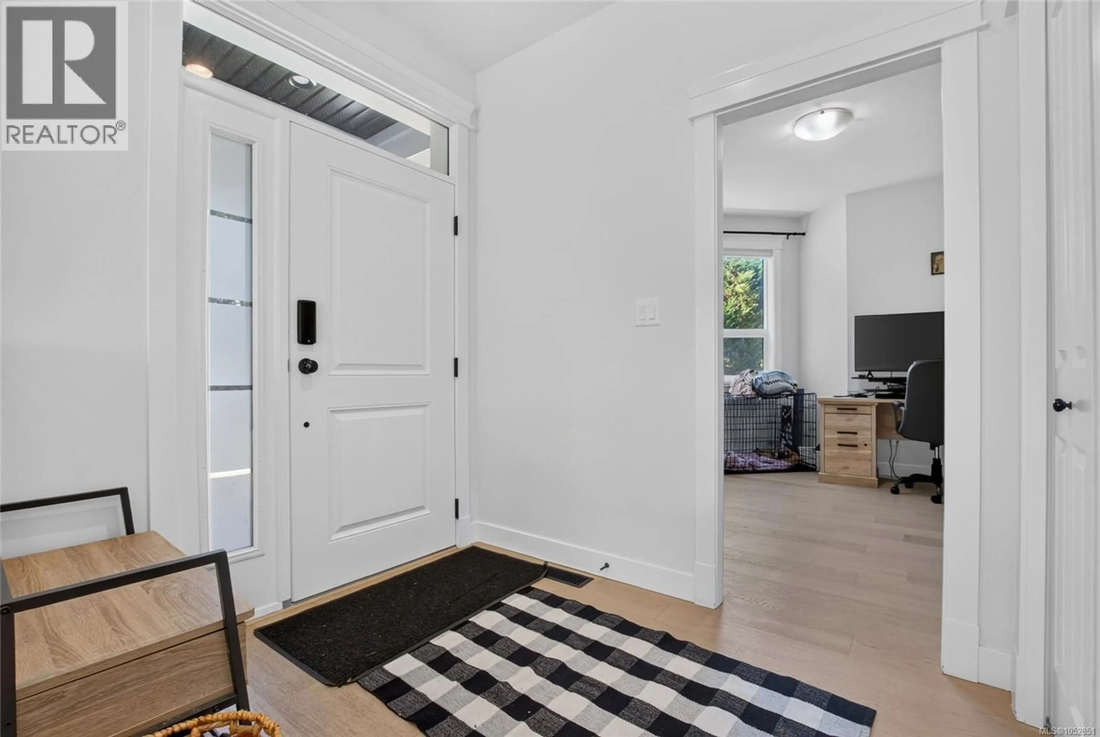 Indoor entryway for 37 - 3205 GIBBINS ROAD, Duncan British Columbia V9L1G7
