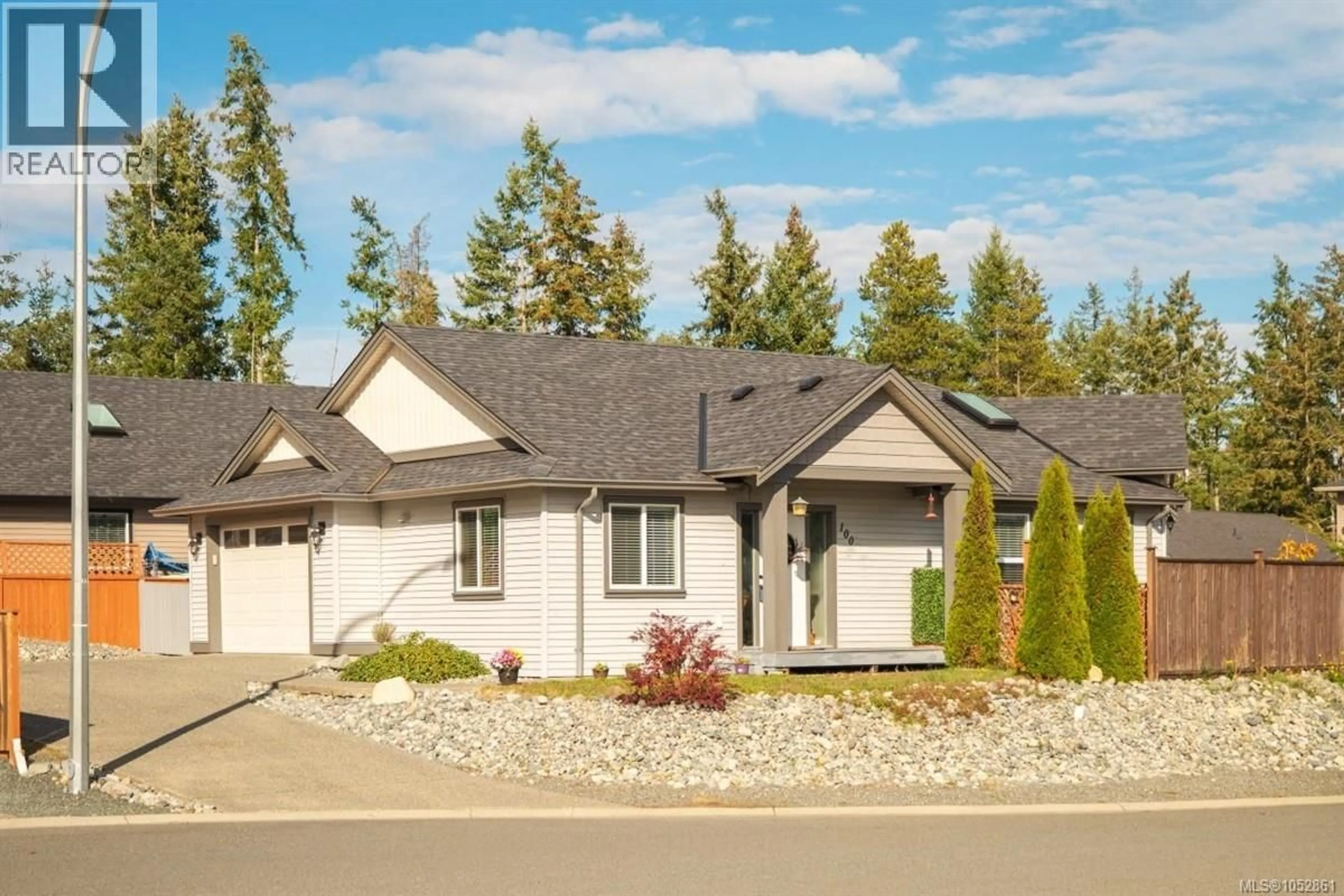 Home with vinyl exterior material, street for 100 CARLO PLACE, Nanaimo British Columbia V9X0B3