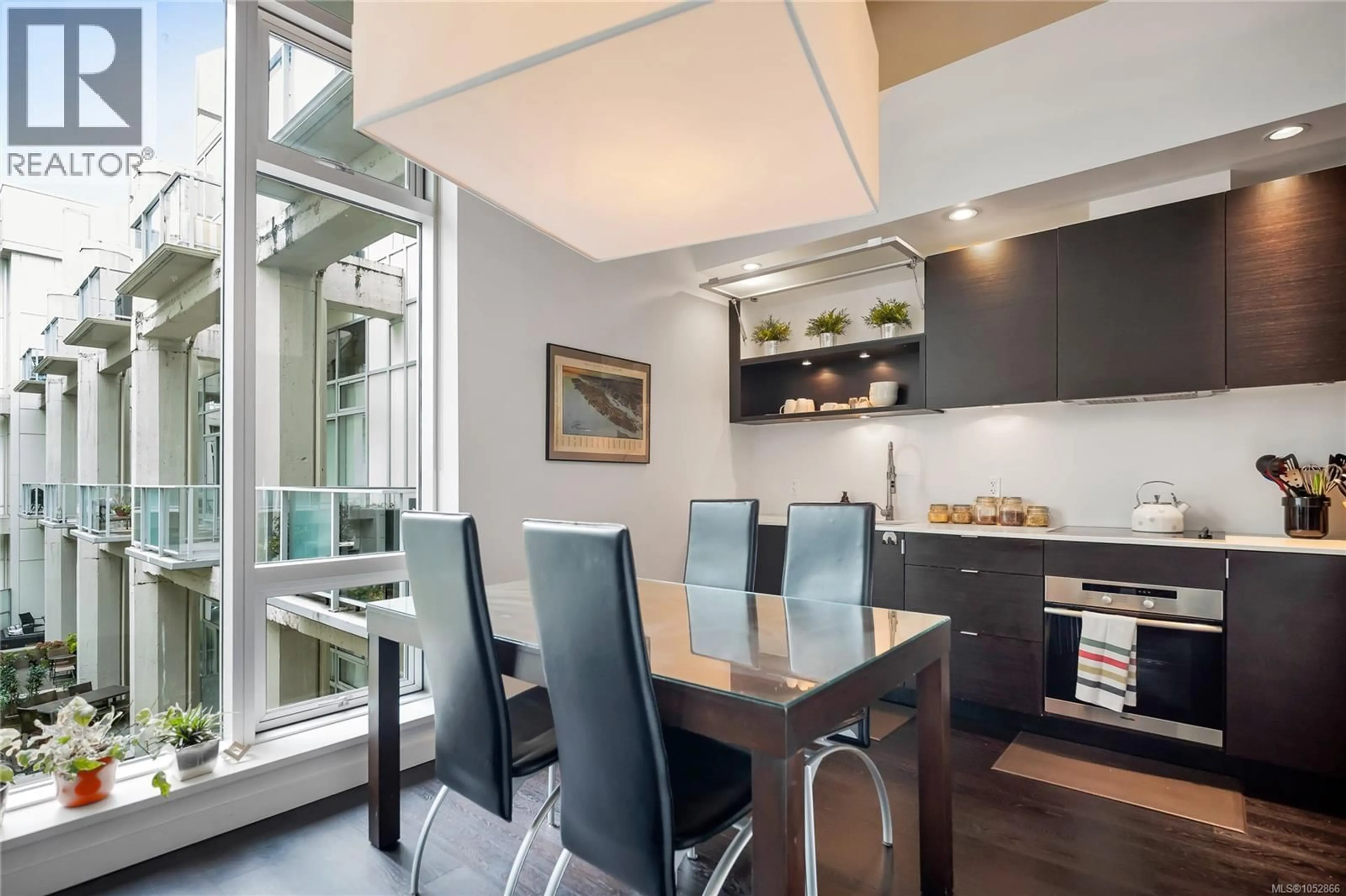 Contemporary kitchen, ceramic/tile floor for 327 - 770 FISGARD STREET, Victoria British Columbia V8W3M9