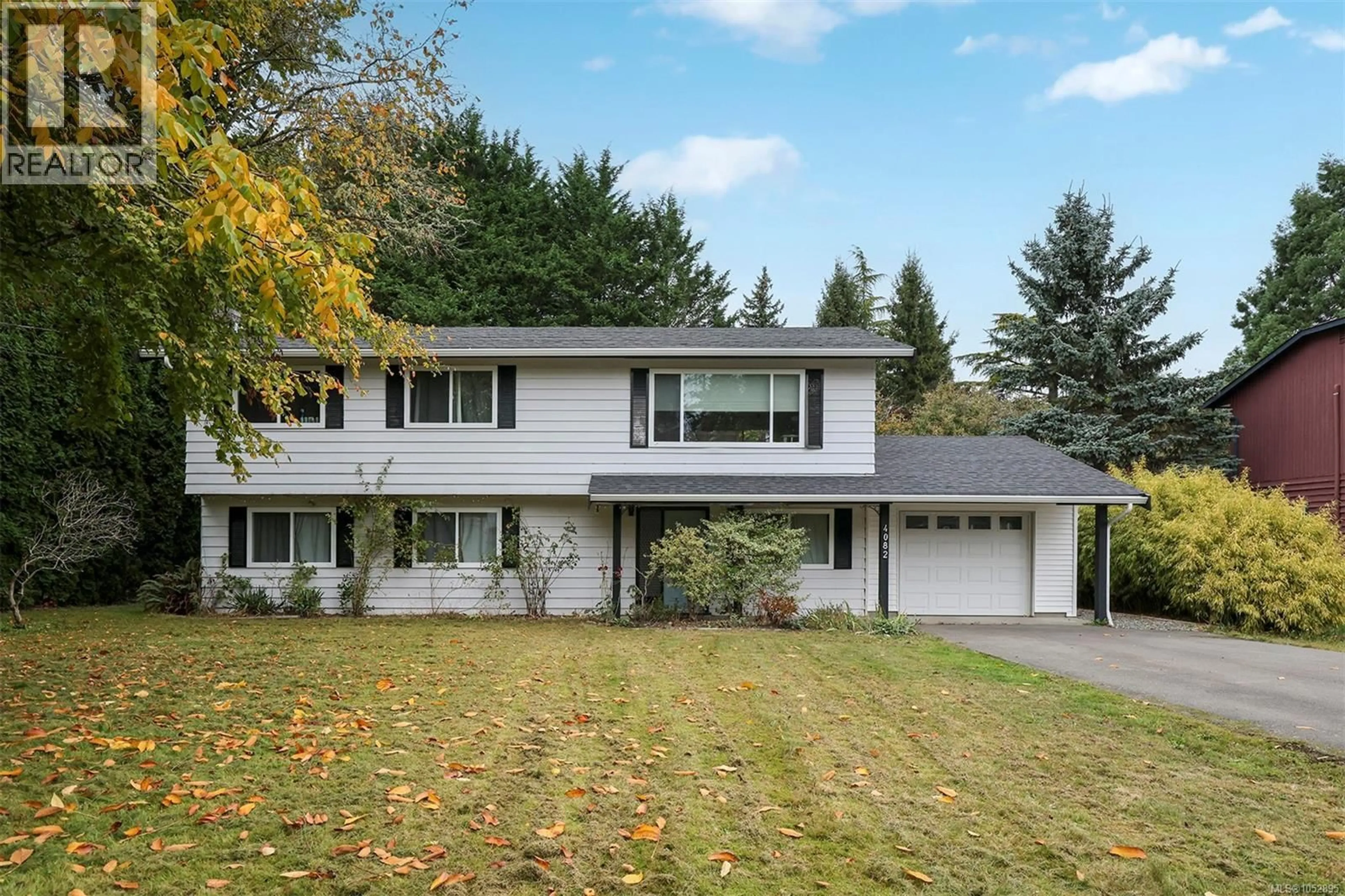 Home with vinyl exterior material, street for 4082 CAREY PLACE, Royston British Columbia V0R2V0