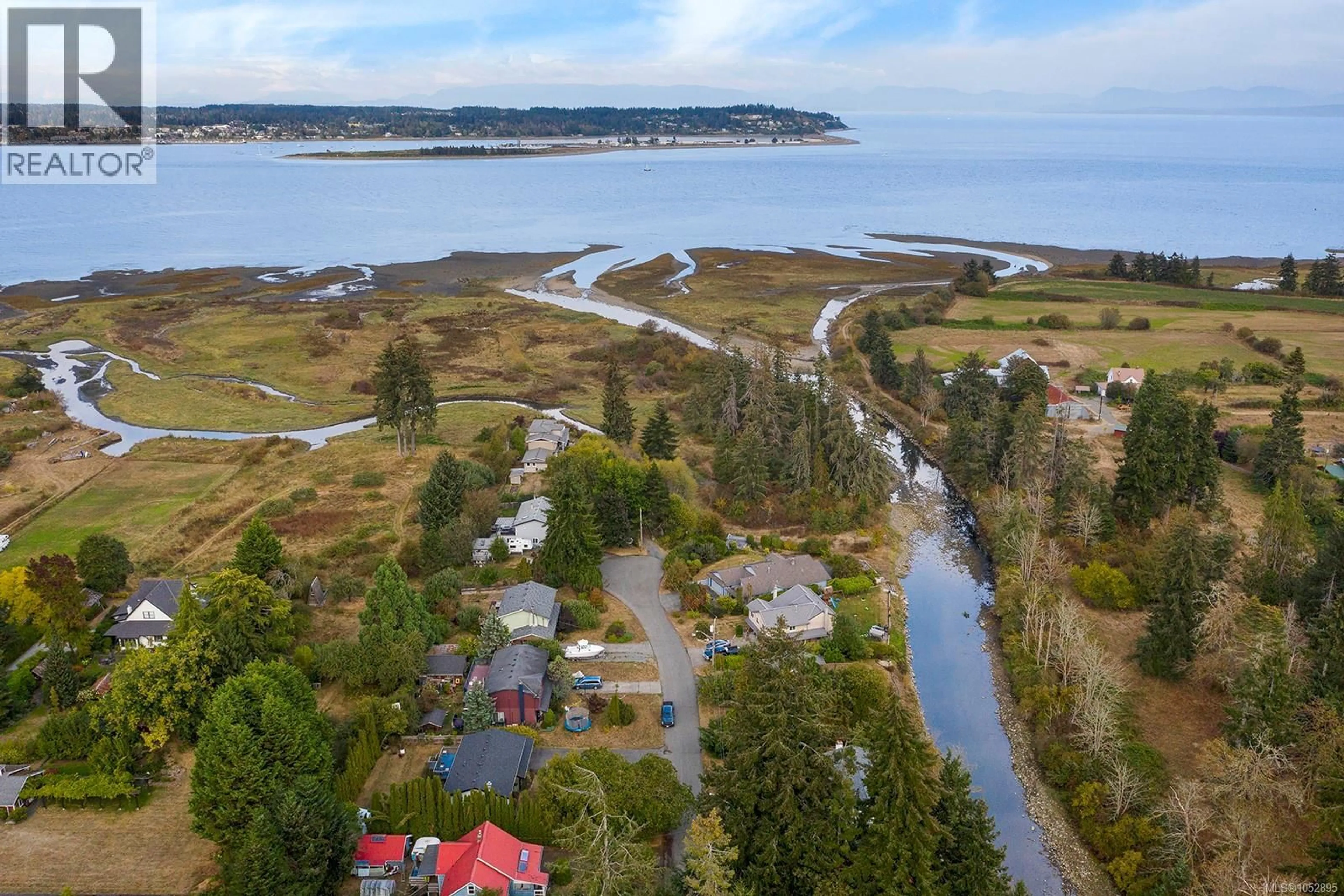 A pic from outside/outdoor area/front of a property/back of a property/a pic from drone, water/lake/river/ocean view for 4082 CAREY PLACE, Royston British Columbia V0R2V0