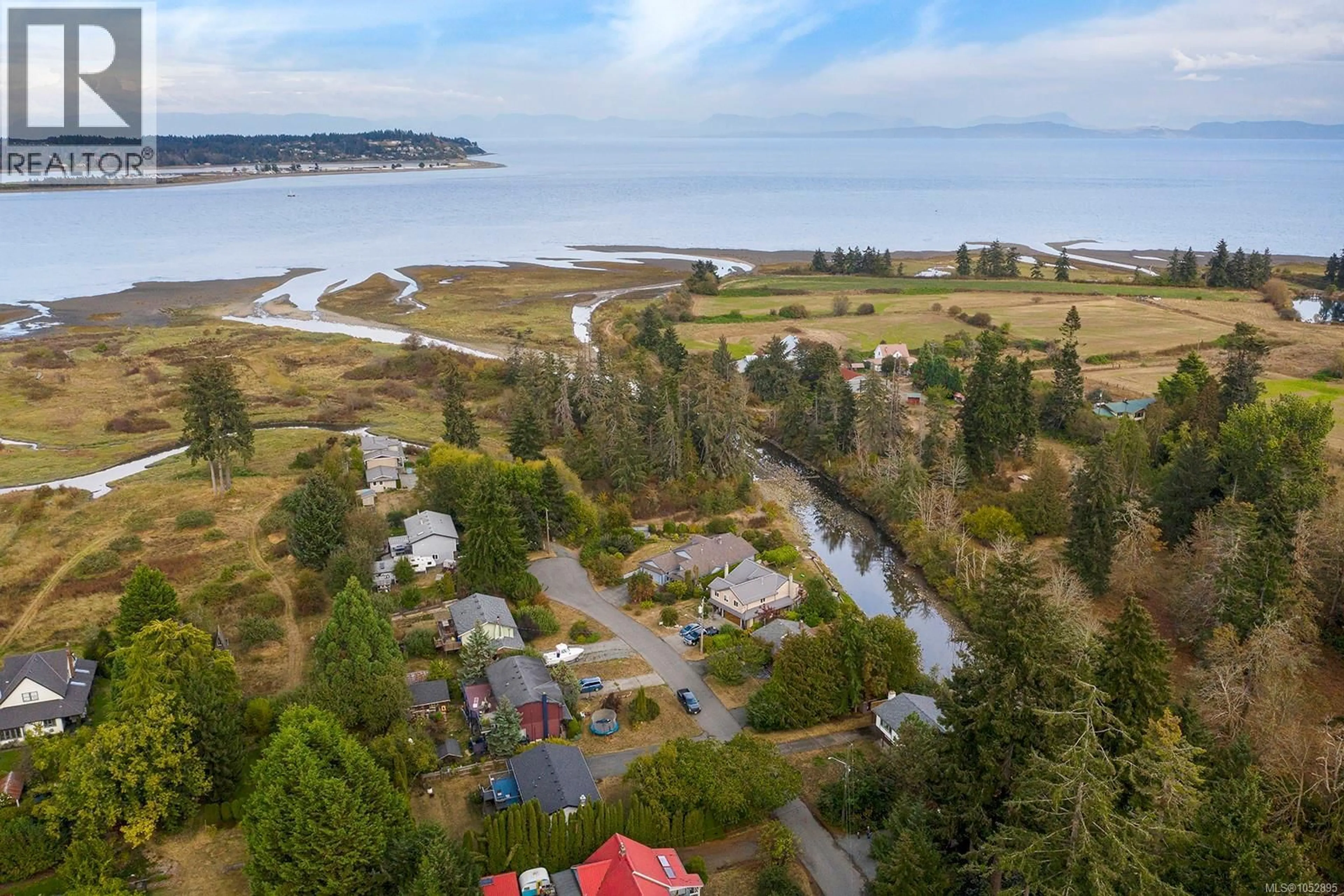 A pic from outside/outdoor area/front of a property/back of a property/a pic from drone, water/lake/river/ocean view for 4082 CAREY PLACE, Royston British Columbia V0R2V0