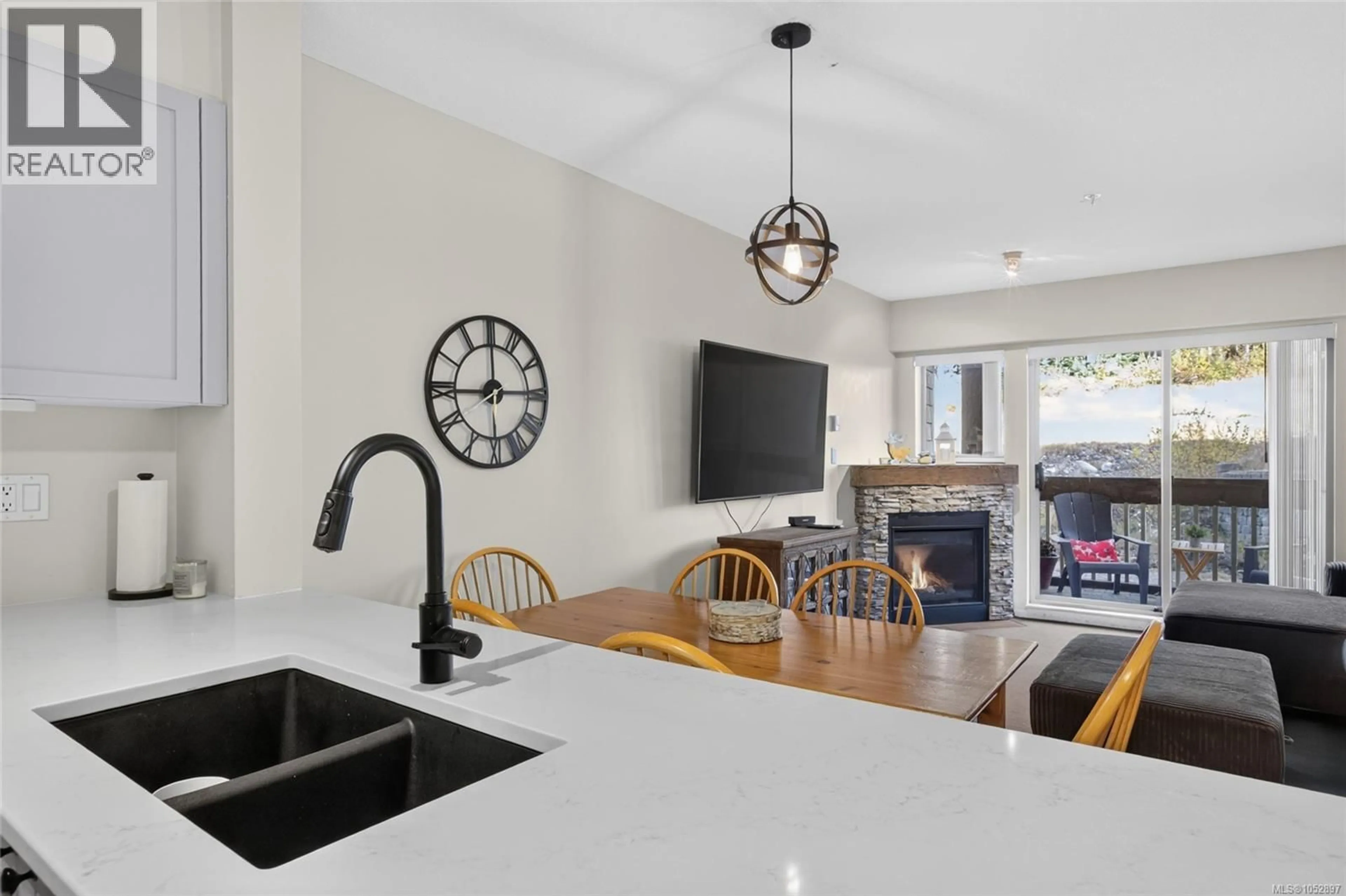Open concept kitchen, unknown for 107 - 1290 ALPINE ROAD, Courtenay British Columbia V9J1L0