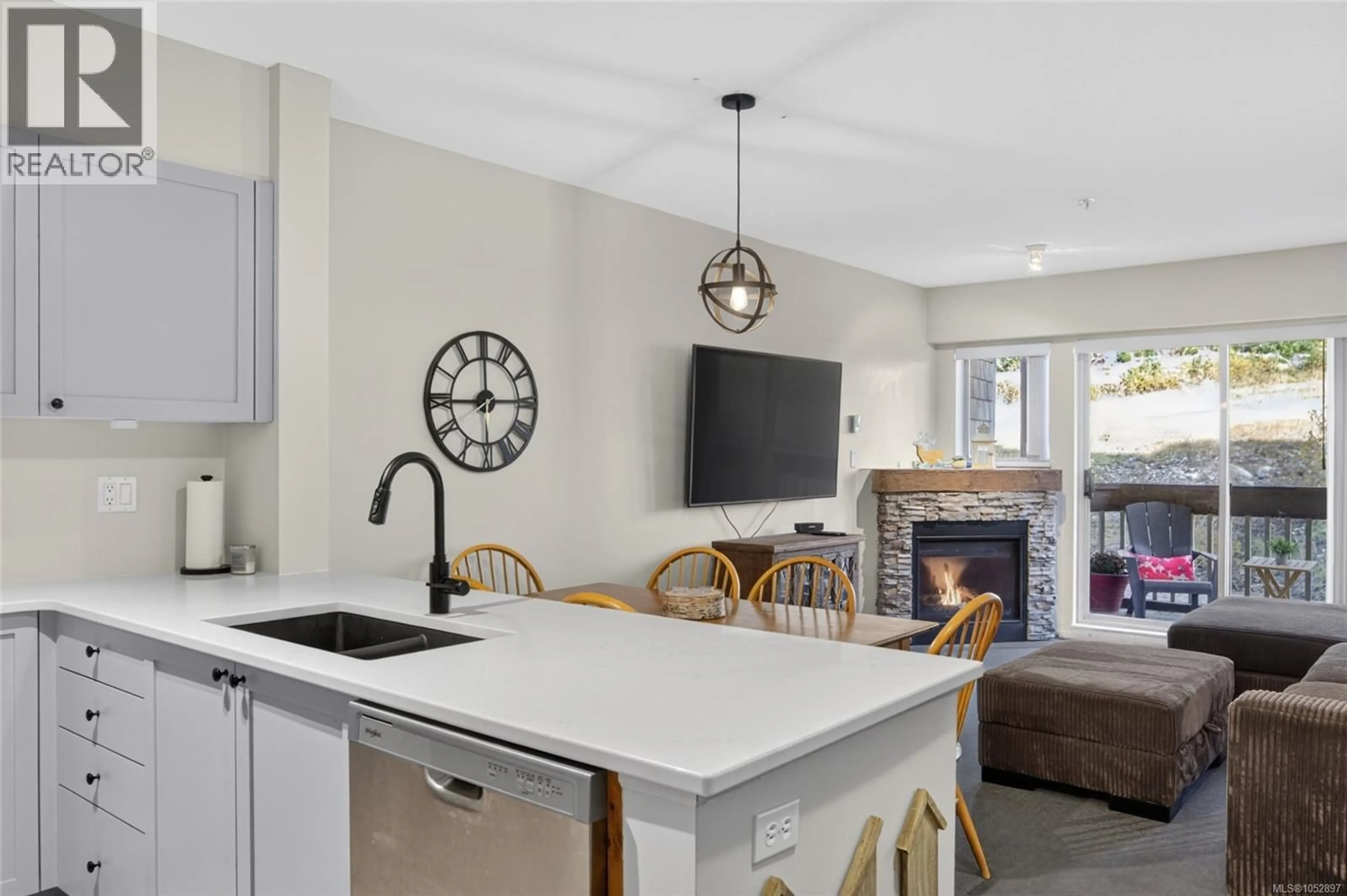 Open concept kitchen, unknown for 107 - 1290 ALPINE ROAD, Courtenay British Columbia V9J1L0