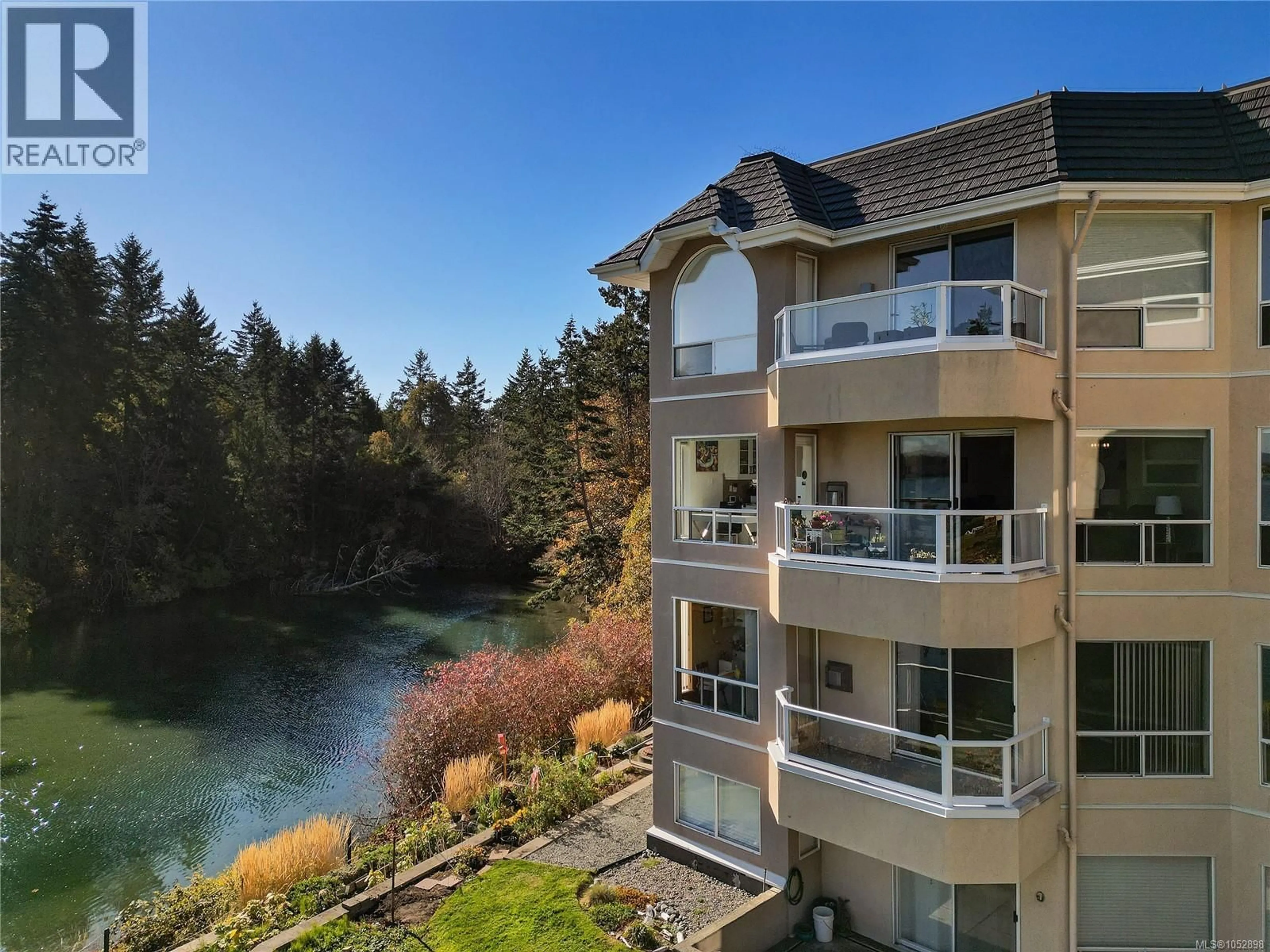 A pic from outside/outdoor area/front of a property/back of a property/a pic from drone, water/lake/river/ocean view for 3145 - 2600 FERGUSON ROAD, Central Saanich British Columbia V8M2C1