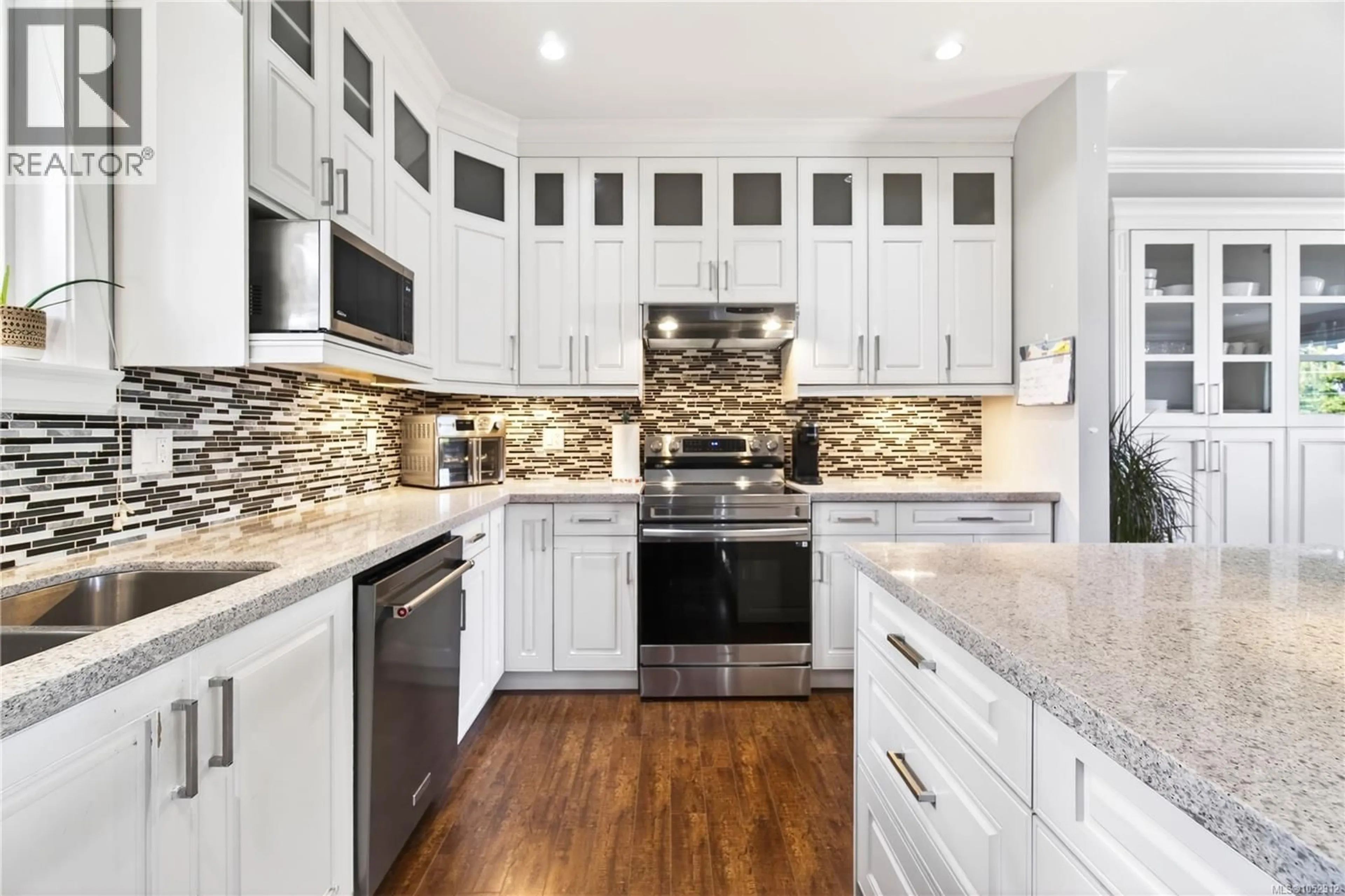 Contemporary kitchen, ceramic/tile floor for 3115 UPLANDS DRIVE, Nanaimo British Columbia V9T2S9