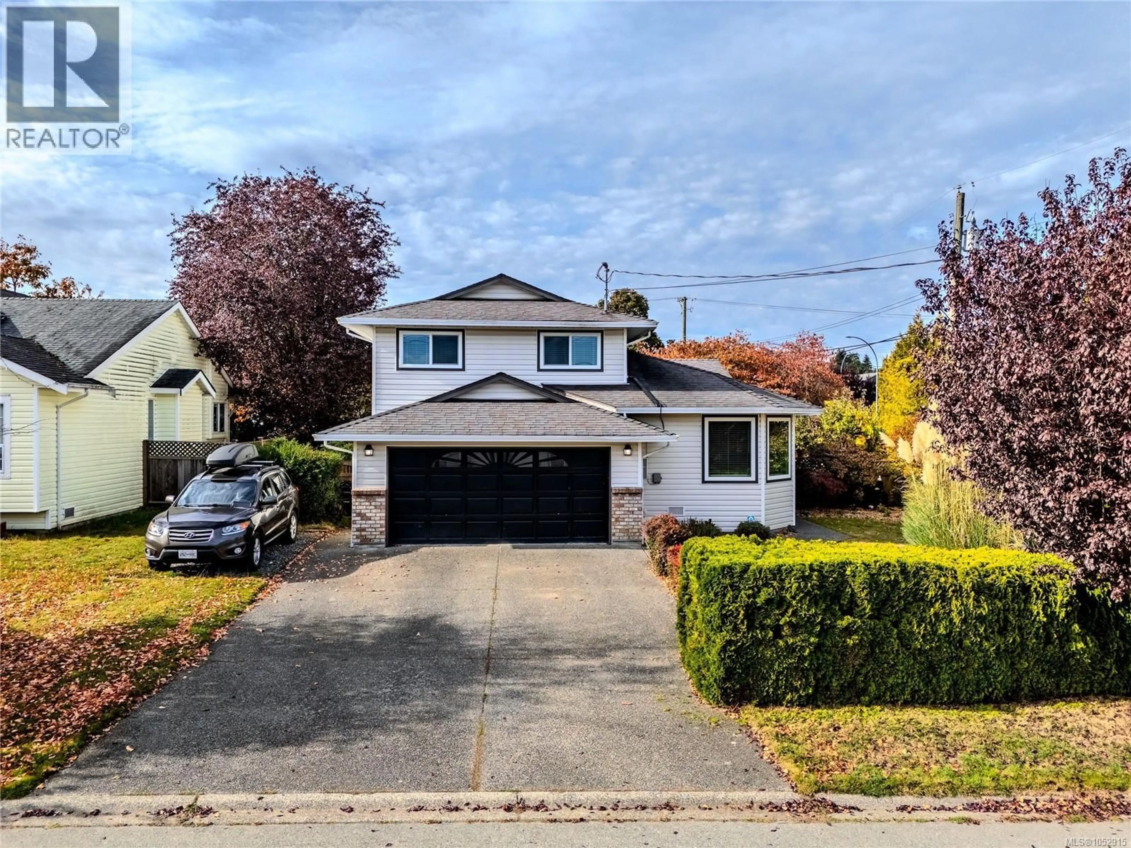 A pic from outside/outdoor area/front of a property/back of a property/a pic from drone, street for 5977 BROADWAY ROAD, Nanaimo British Columbia V9V1C9
