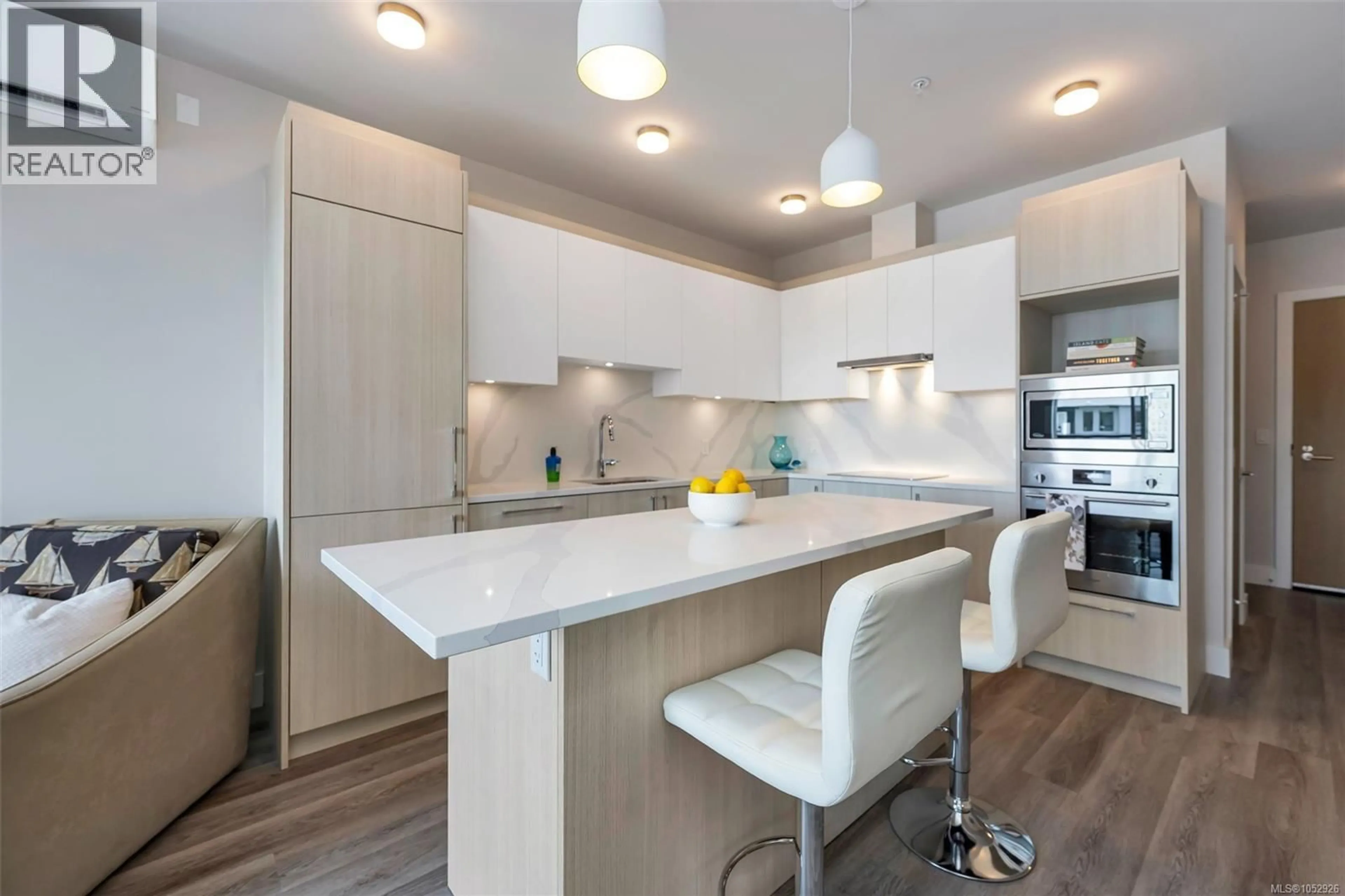 Contemporary kitchen, unknown for 907 - 622 ADMIRALS ROAD, Esquimalt British Columbia V9A2N7