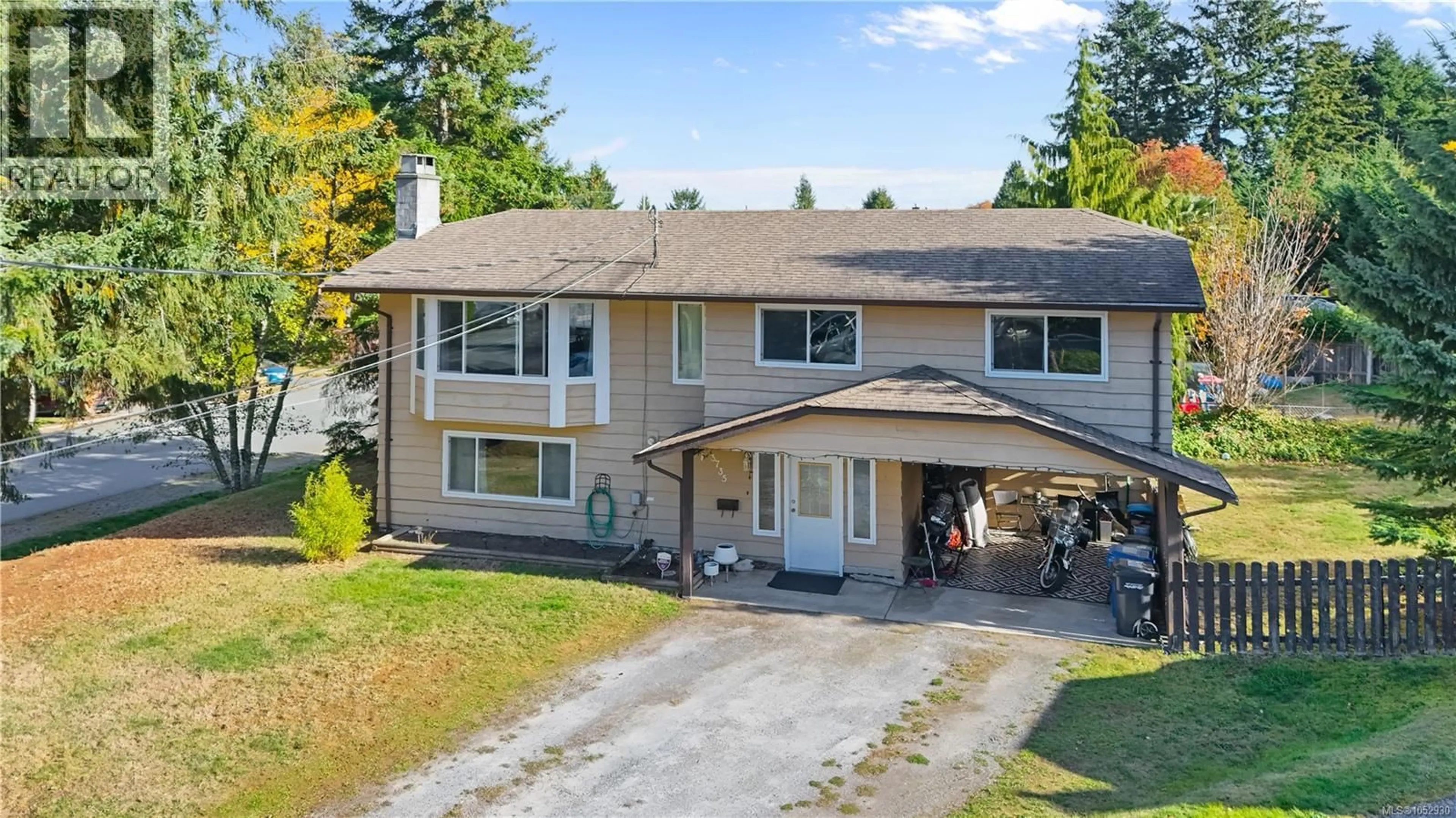 A pic from outside/outdoor area/front of a property/back of a property/a pic from drone, street for 3735 COTTLEVIEW DRIVE, Nanaimo British Columbia V9T4C4