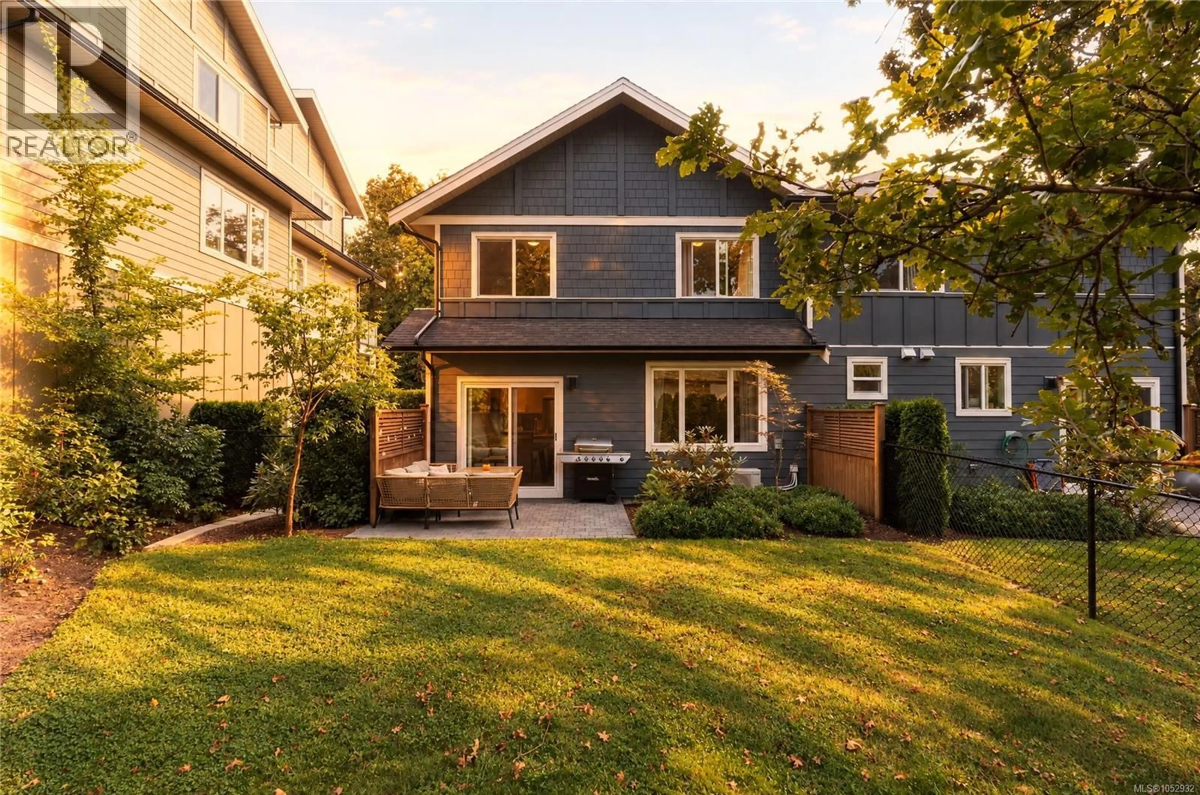 Home with brick exterior material, street for 2 - 3031 JACKSON STREET, Victoria British Columbia V8T3Z7