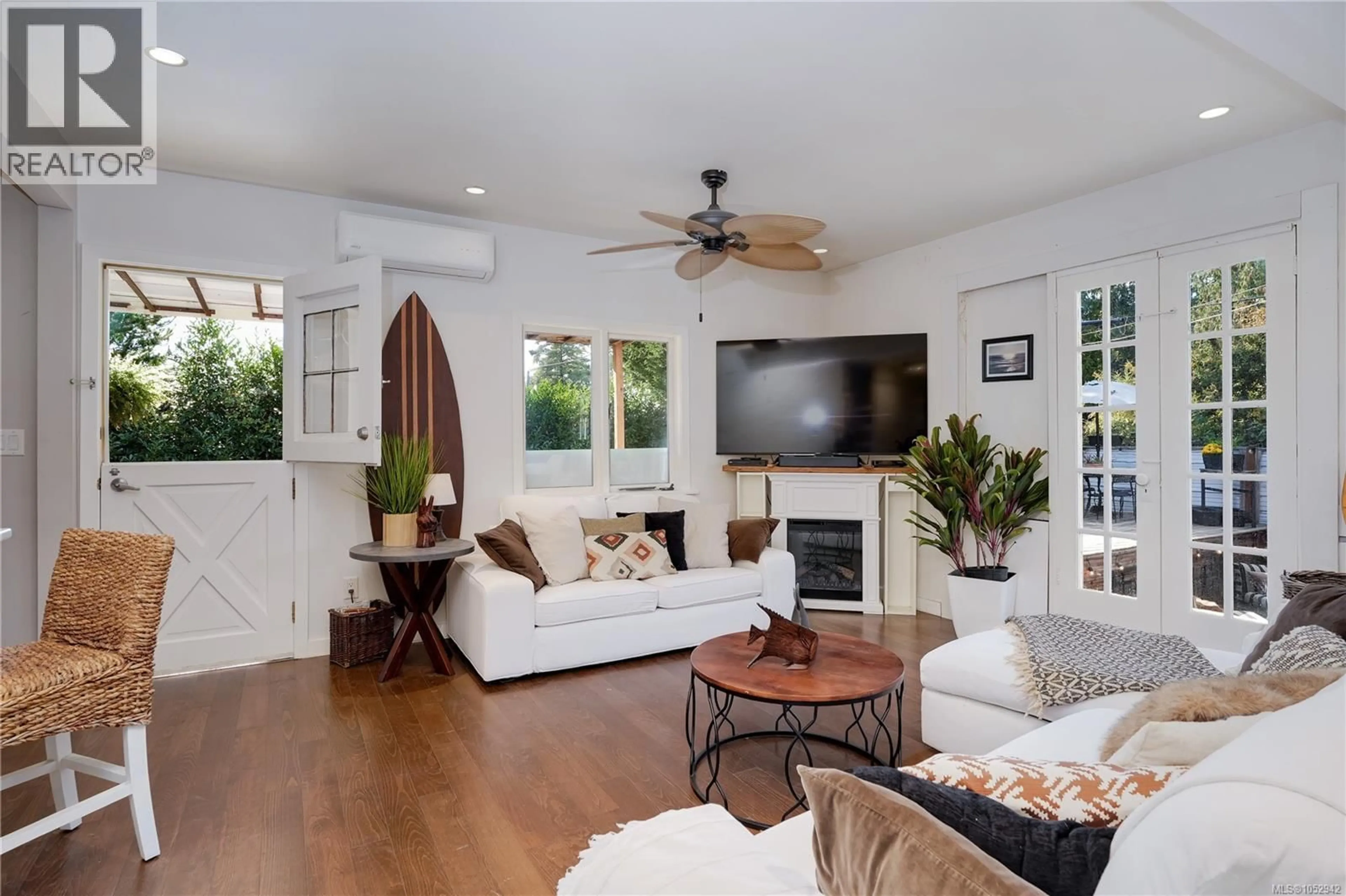 Living room with furniture, unknown for 2043 SASEENOS ROAD, Sooke British Columbia V9Z0C4