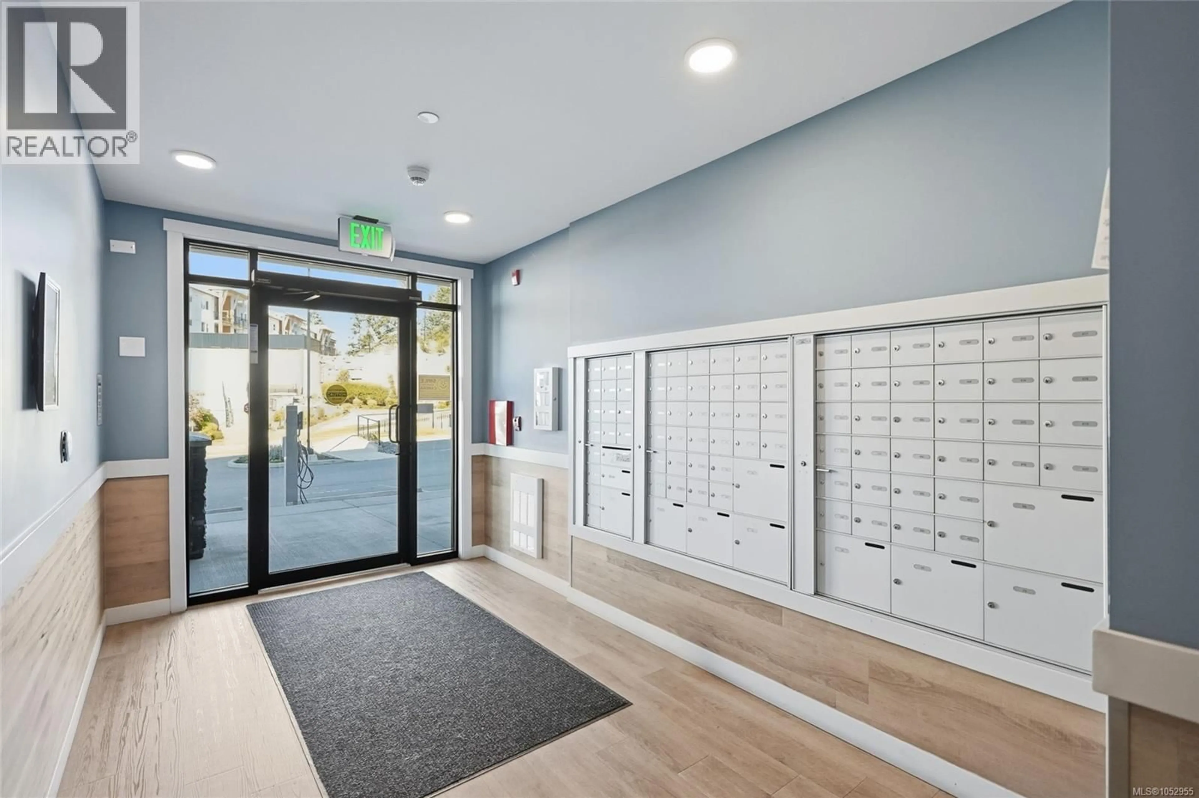 Indoor foyer for 420 - 4830 CEDAR RIDGE PLACE, Nanaimo British Columbia V9T0M8