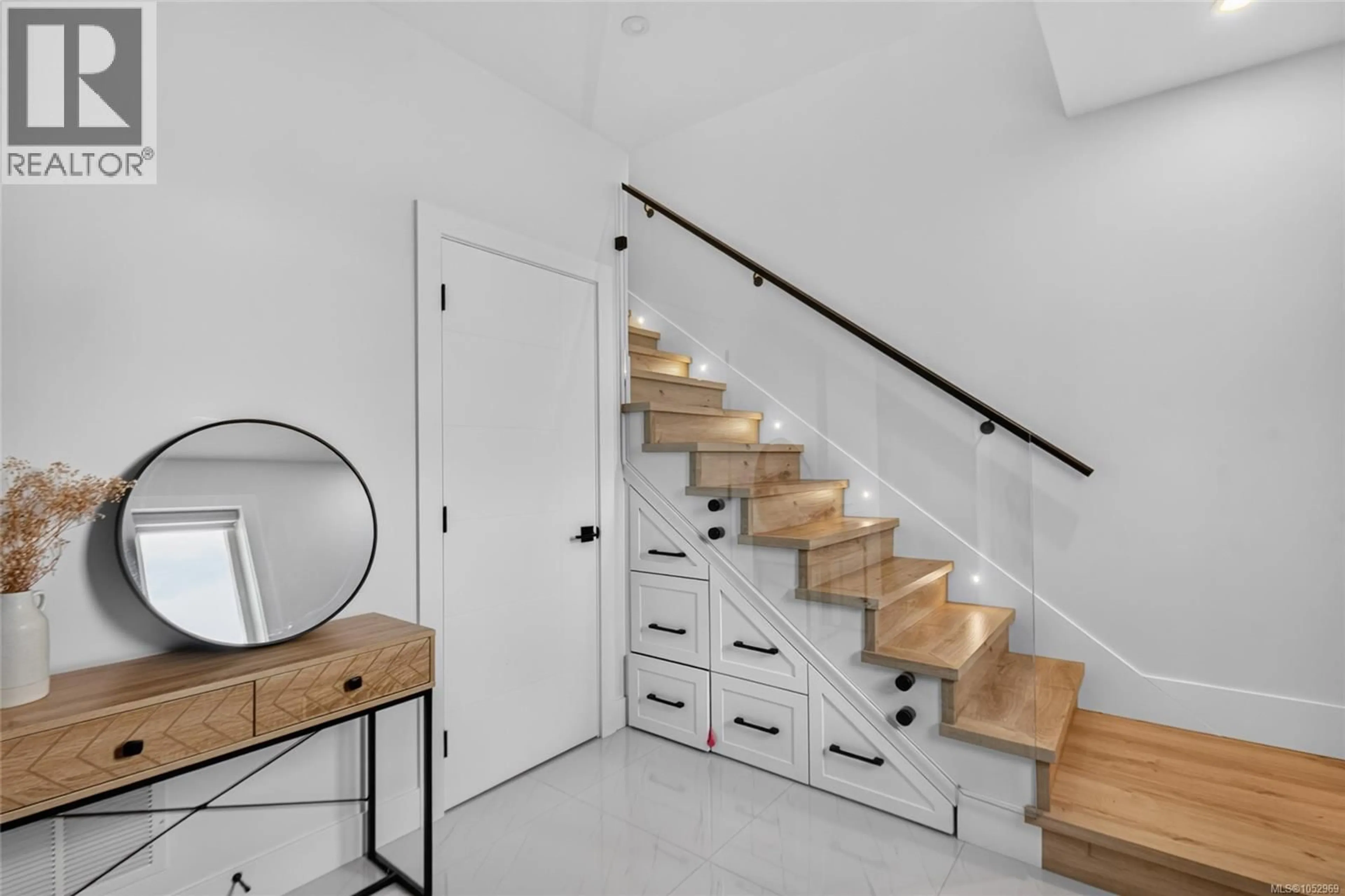 Stairs for 6274 OLD MILL ROAD, Duncan British Columbia V9L0G7