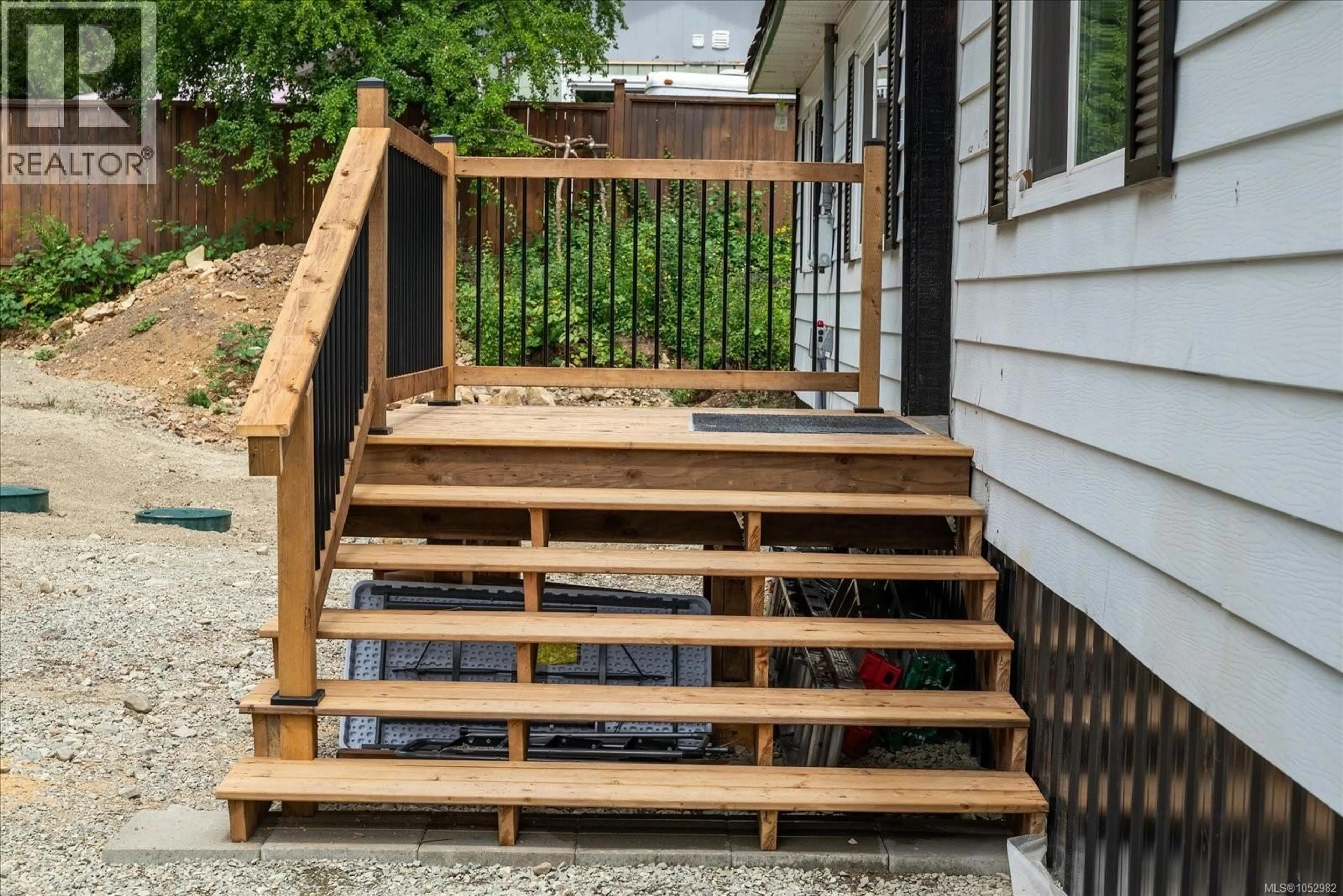 Stairs for 7353 NEVA ROAD, Lake Cowichan British Columbia V0R2G0